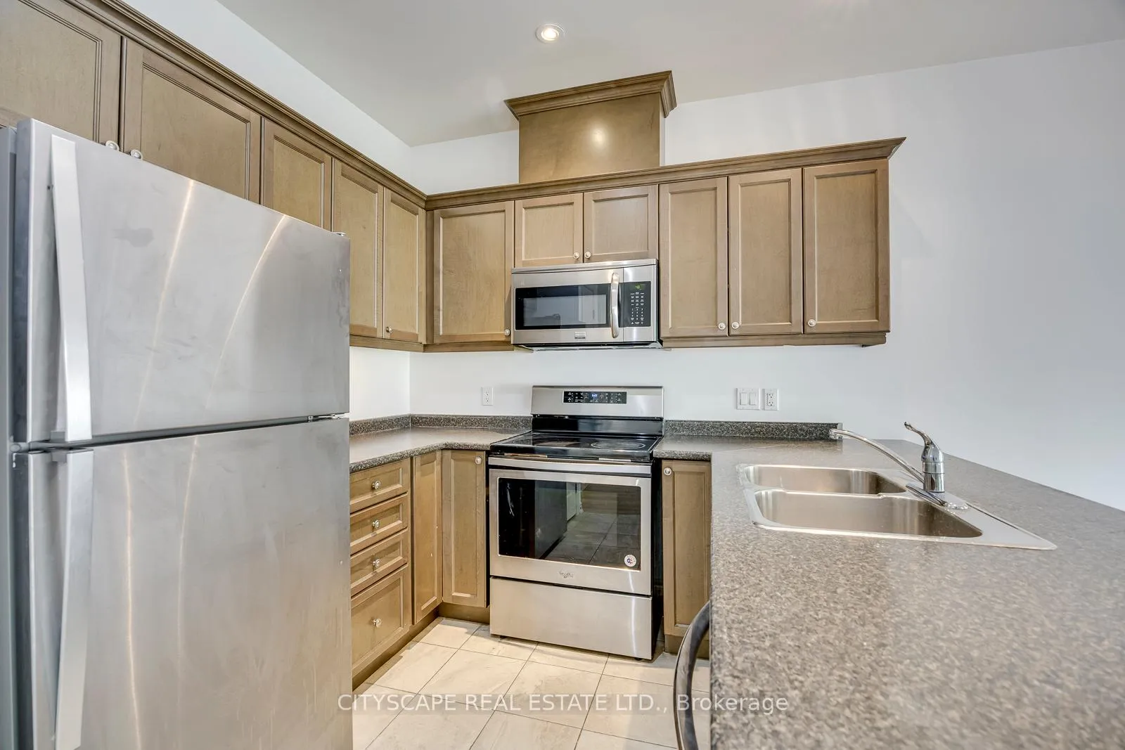 Photo 19 of 31 Glory Hill Road, St. Catharines, Oakdale — HOMEH