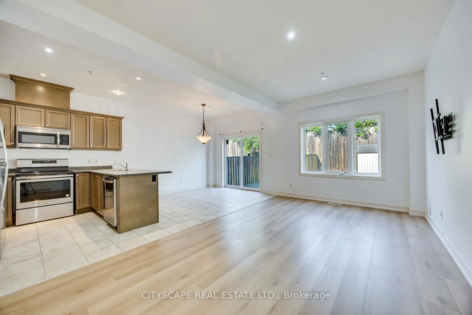 Photo 25 of 31 Glory Hill Road, St. Catharines, Oakdale — HOMEH