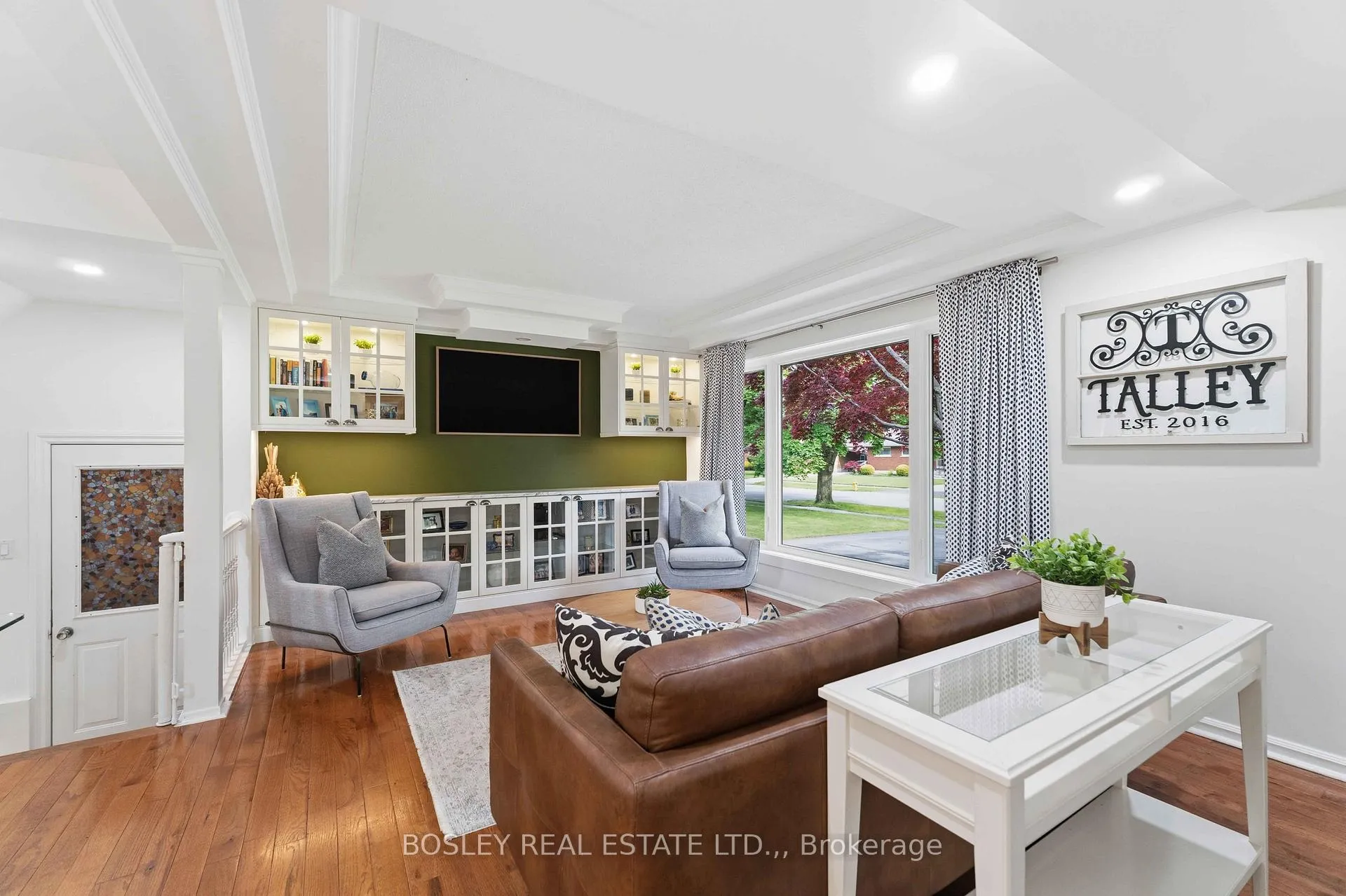 Photo 4 of 15 Grosvenor Street, St. Catharines, Bunting/Linwell — HOMEH