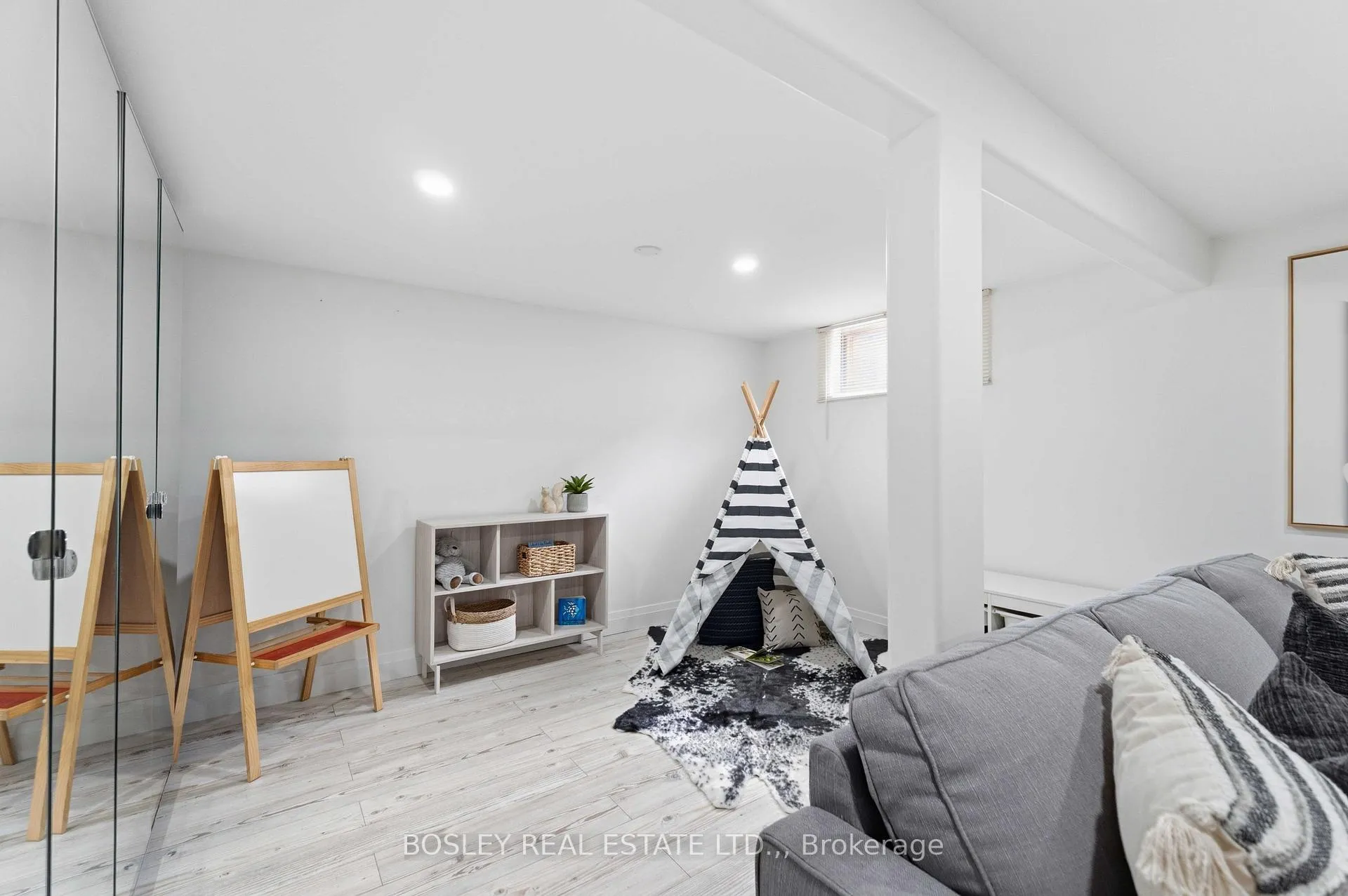 Photo 23 of 15 Grosvenor Street, St. Catharines, Bunting/Linwell — HOMEH