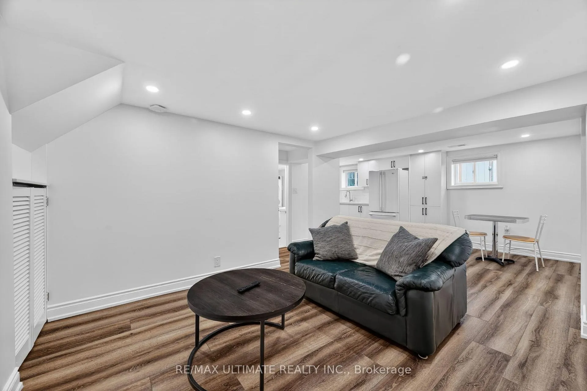 Photo 5 of Unit Basement, 818 Krosno Boulevard, Pickering, Bay Ridges — HOMEH