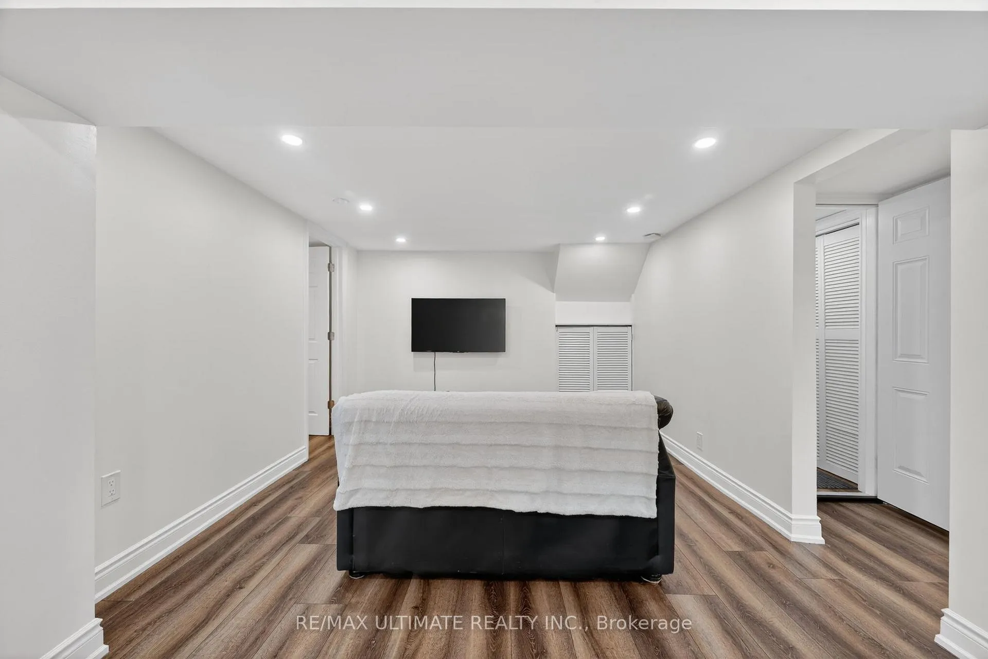 Photo 7 of Unit Basement, 818 Krosno Boulevard, Pickering, Bay Ridges — HOMEH