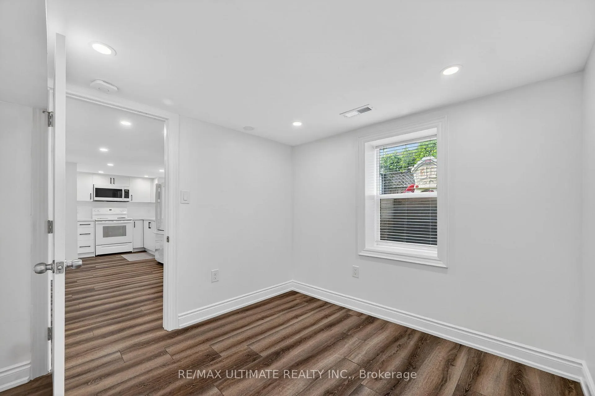 Photo 13 of Unit Basement, 818 Krosno Boulevard, Pickering, Bay Ridges — HOMEH