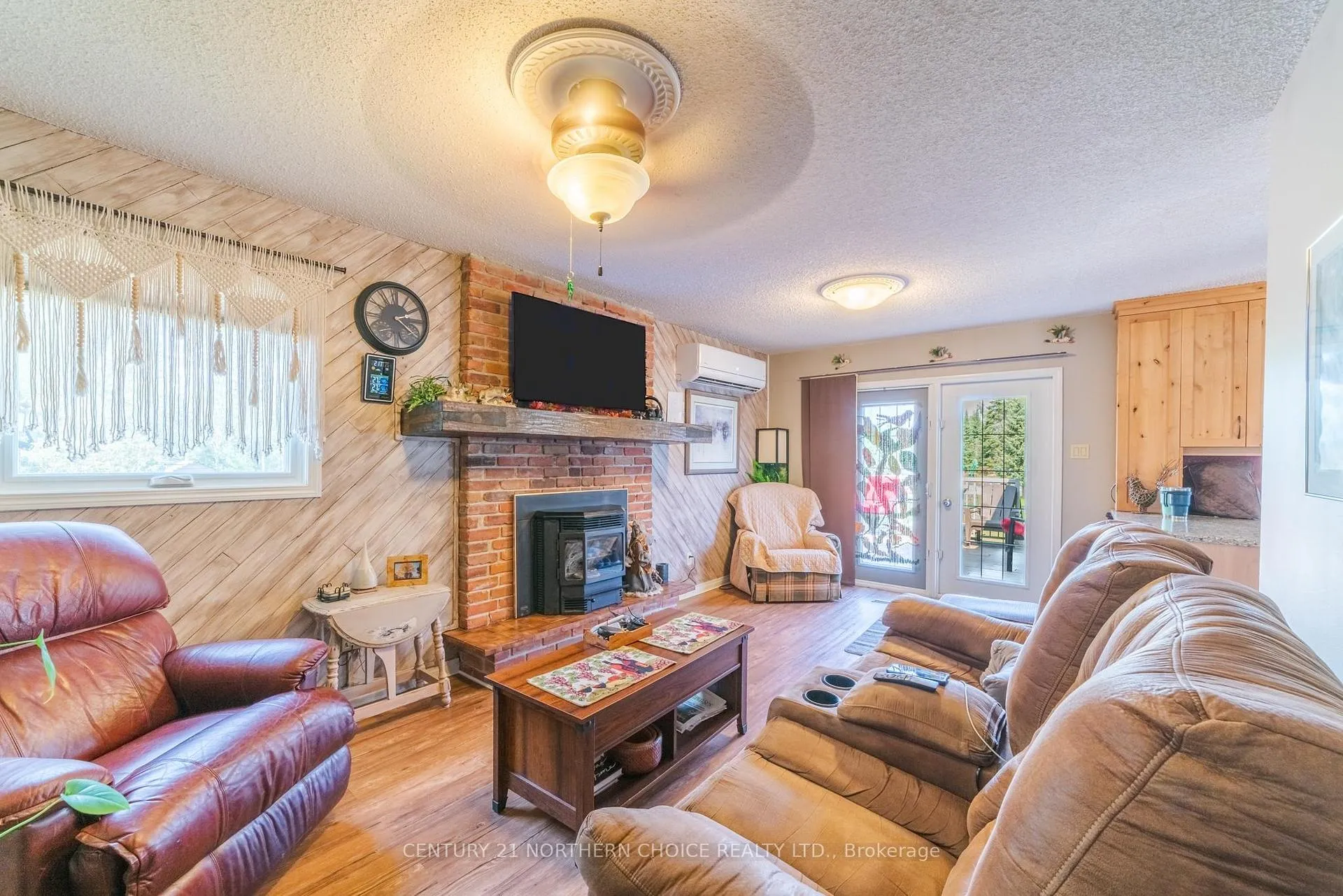 Photo 2 of 164 Winnipeg Avenue, Kenora Remote Area, Minaki-Winnepeg River — HOMEH