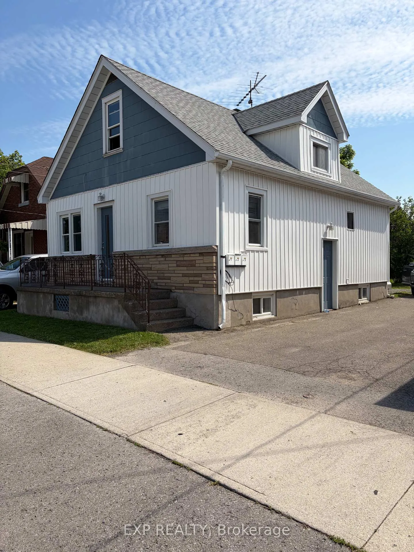Photo 4 of 36 Brighton Avenue, St. Catharines, Facer — HOMEH
