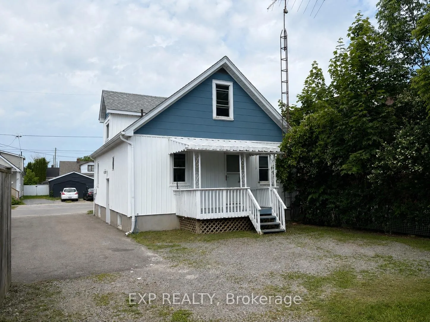 Photo 5 of 36 Brighton Avenue, St. Catharines, Facer — HOMEH