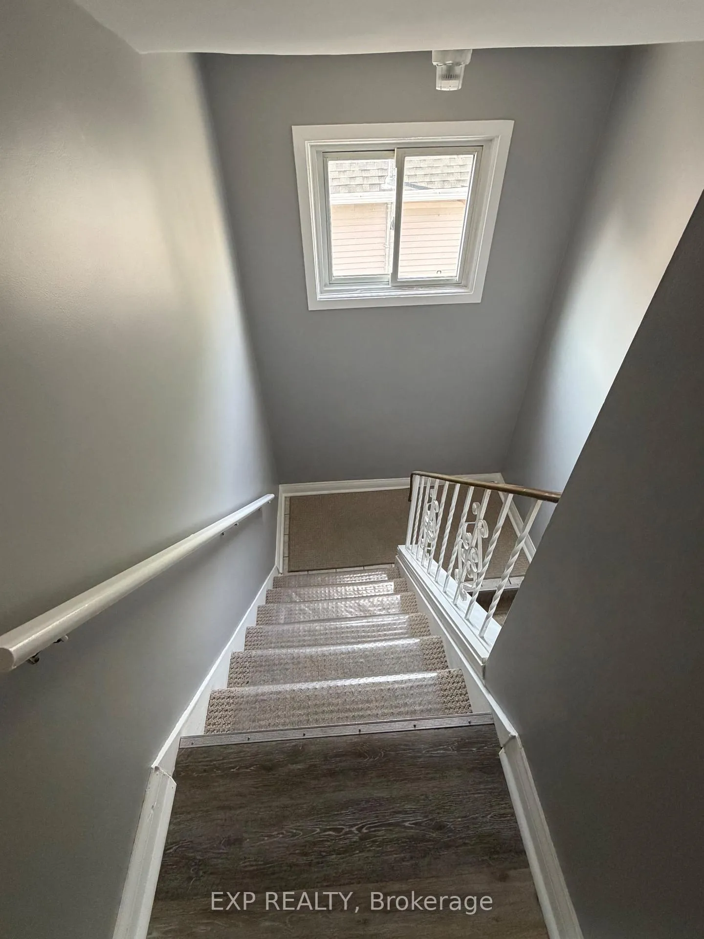 Photo 33 of 36 Brighton Avenue, St. Catharines, Facer — HOMEH