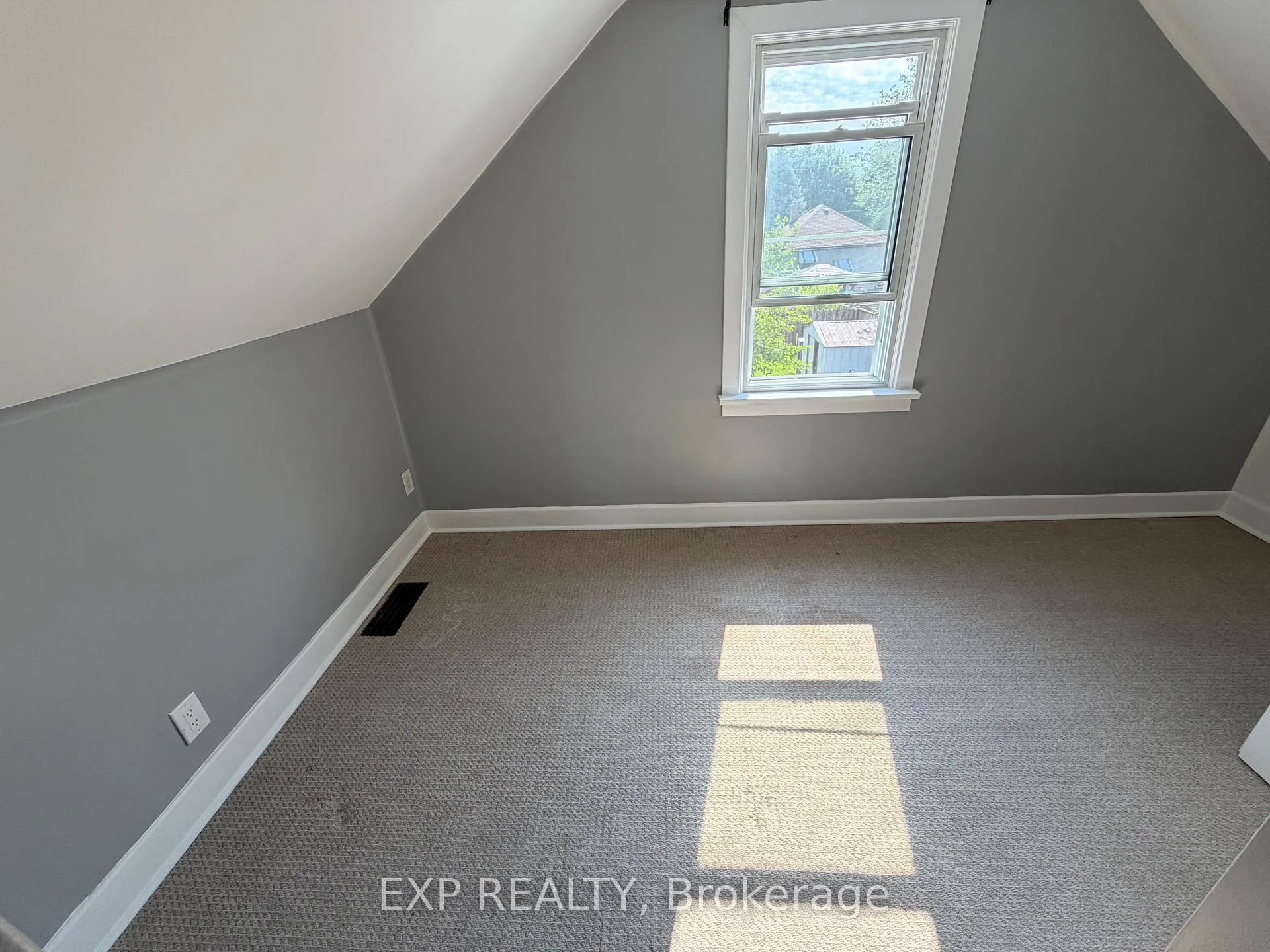Photo 42 of 36 Brighton Avenue, St. Catharines, Facer — HOMEH