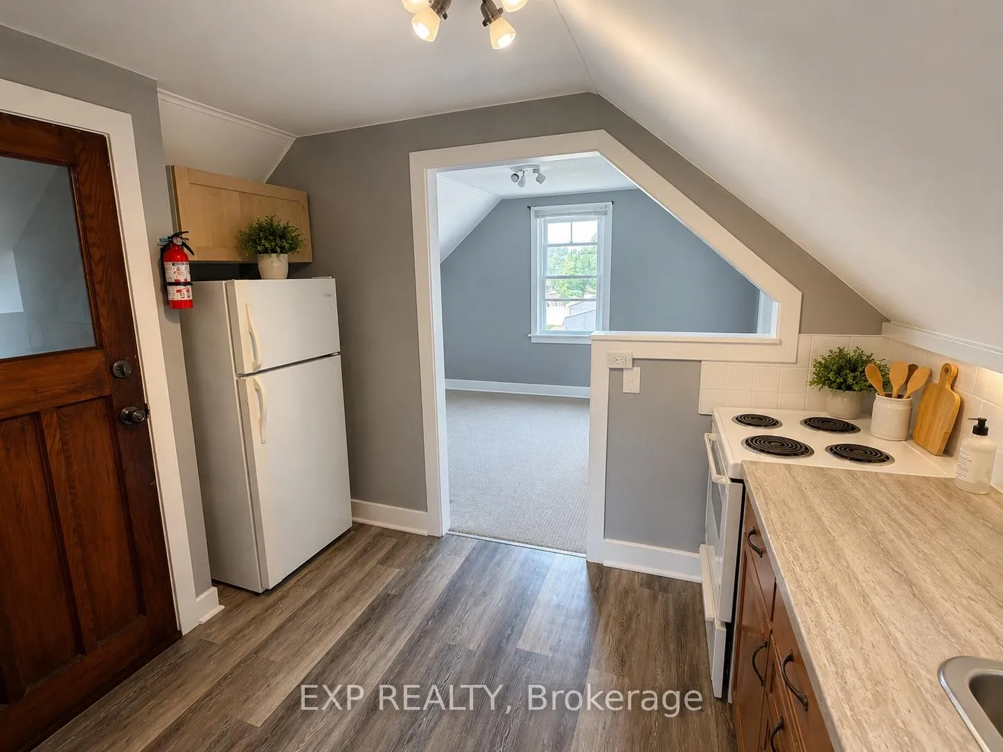 Photo 43 of 36 Brighton Avenue, St. Catharines, Facer — HOMEH