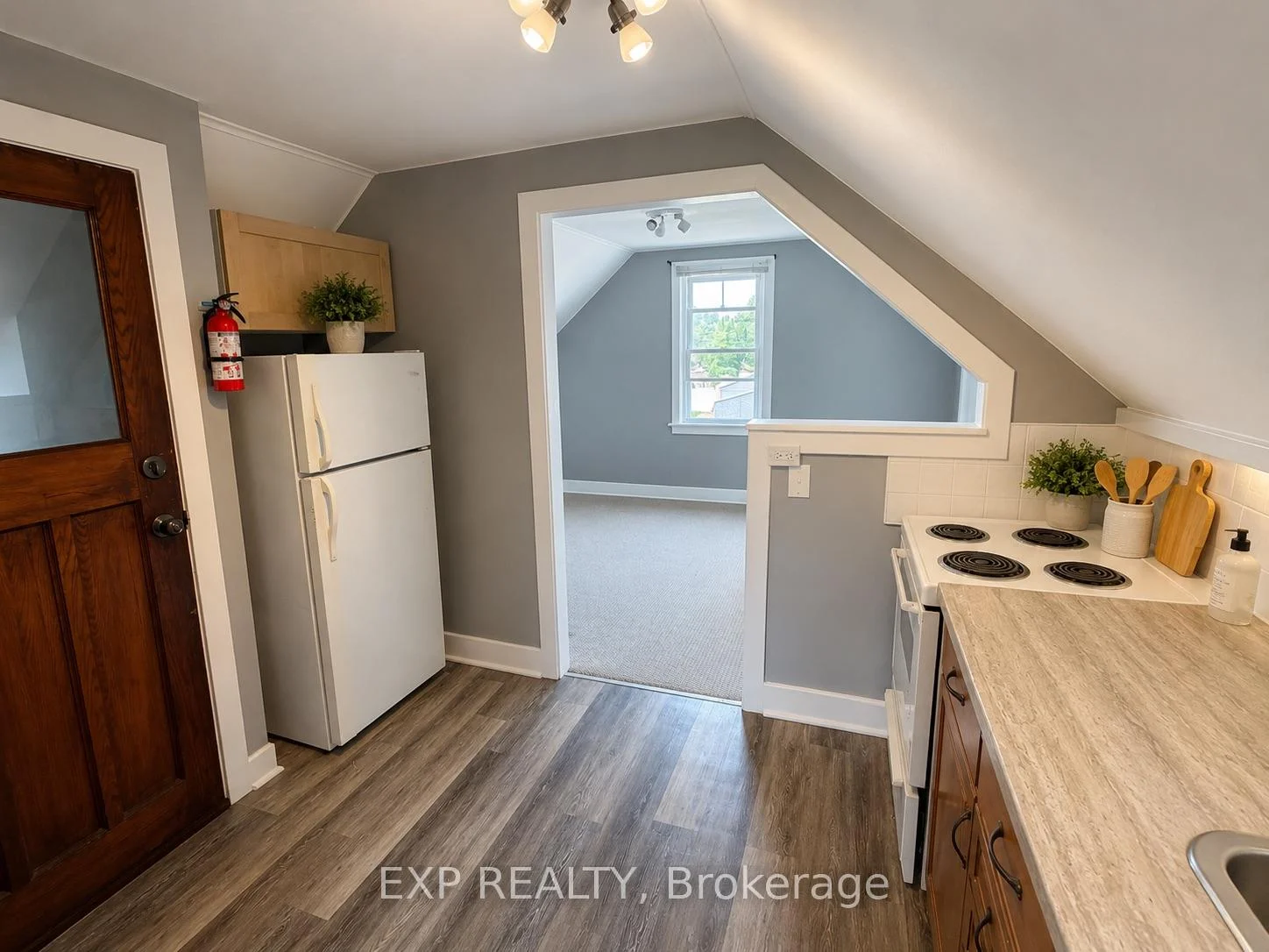 Photo 74 of 36 Brighton Avenue, St. Catharines, Facer — HOMEH