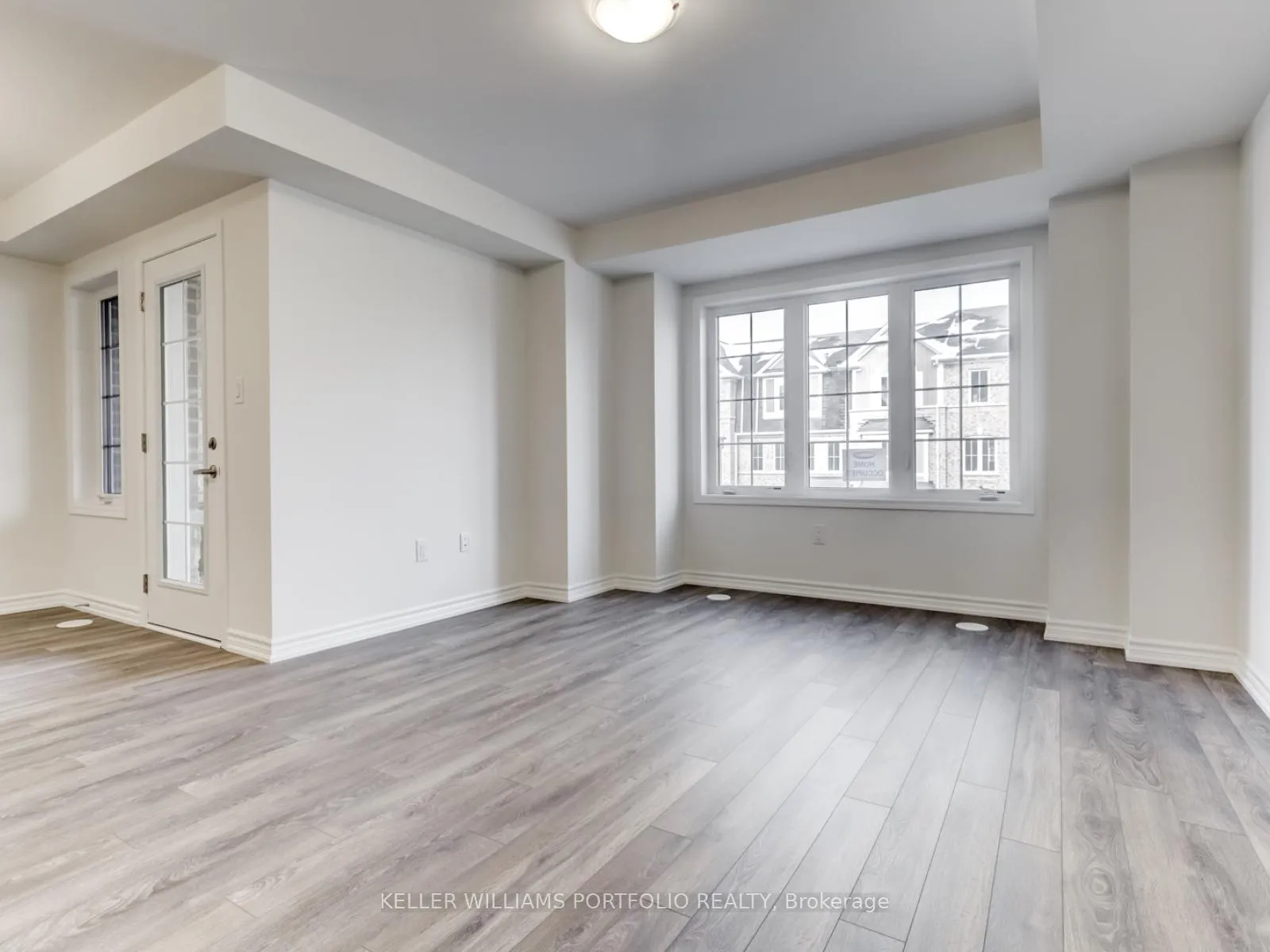 Photo 11 of 7 Bluegill Crescent, Whitby, Rural Whitby — HOMEH