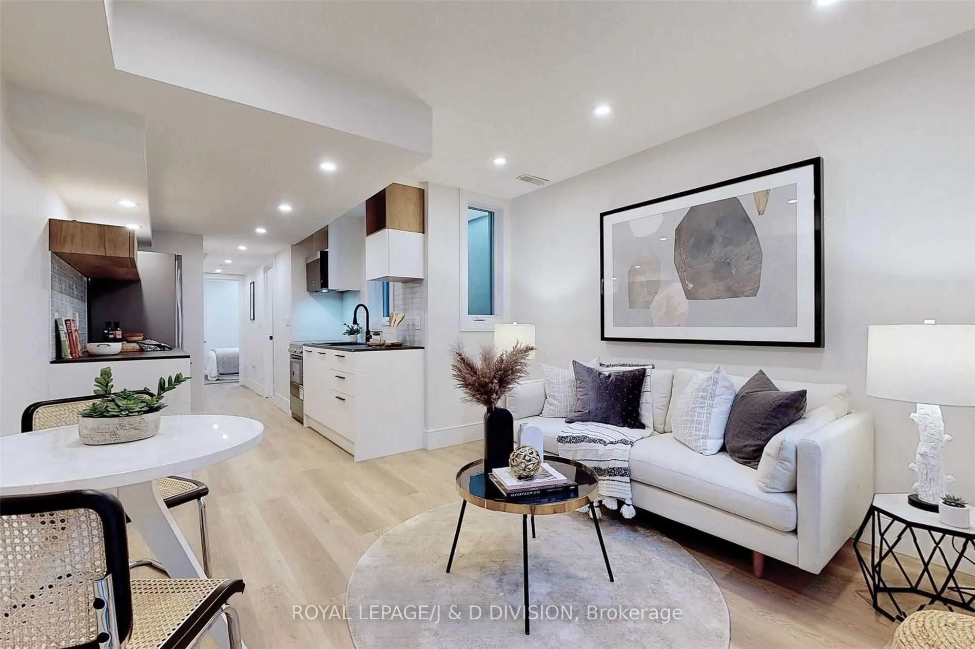 Photo 5 of Unit Lower, 26 Henderson Avenue, Toronto, Trinity-Bellwoods — HOMEH