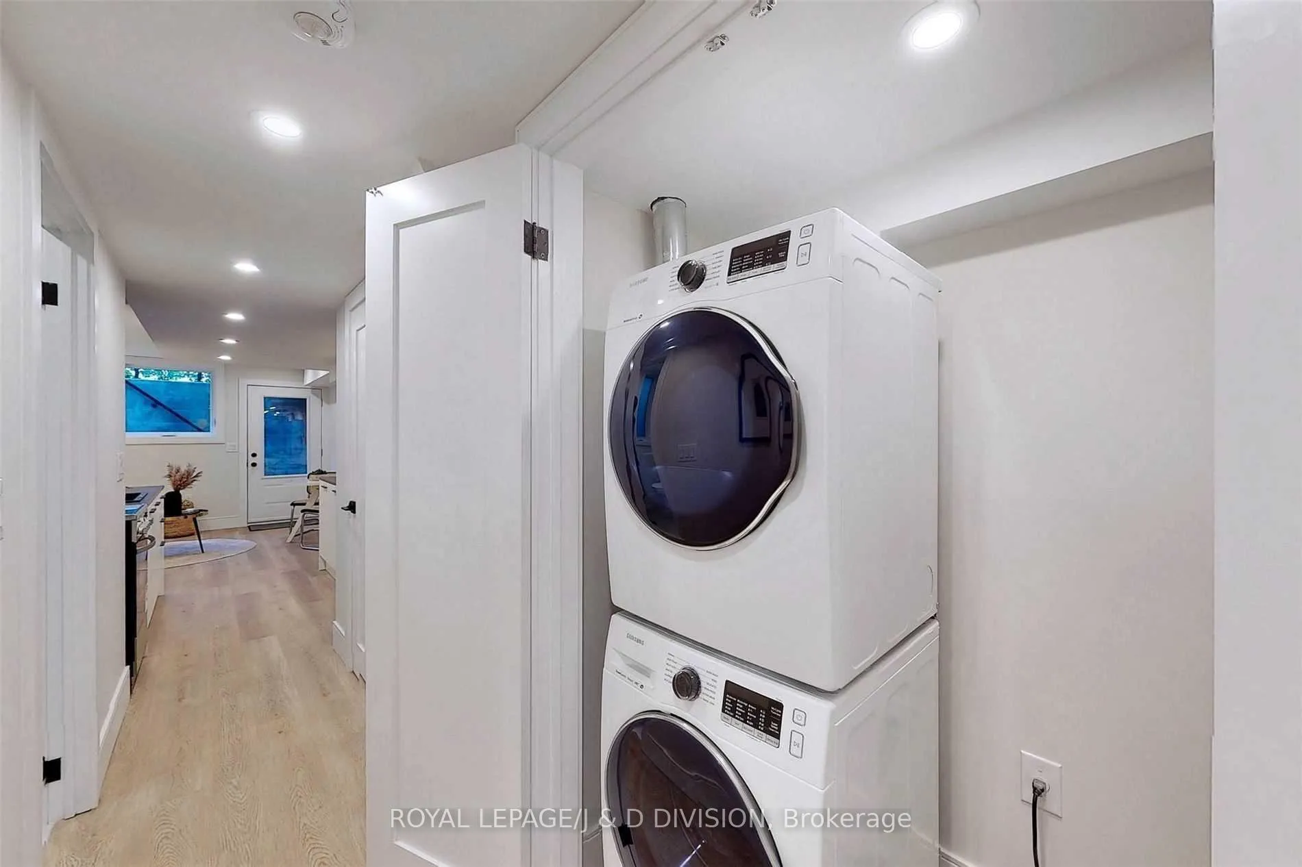 Photo 15 of Unit Lower, 26 Henderson Avenue, Toronto, Trinity-Bellwoods — HOMEH