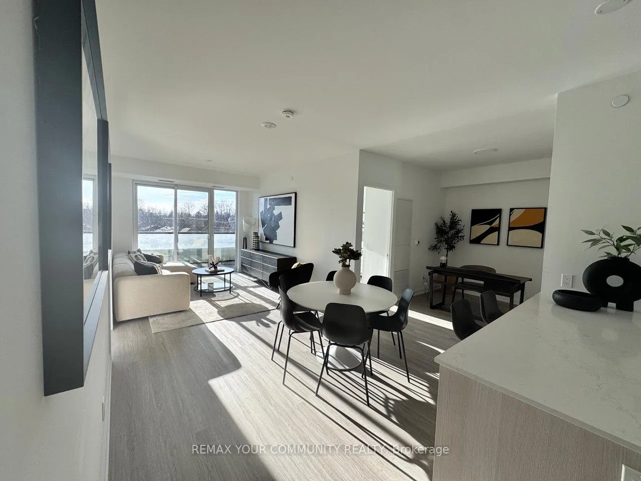 Photo 4 of Unit 332, 8188 Yonge Street, Vaughan, Uplands — HOMEH