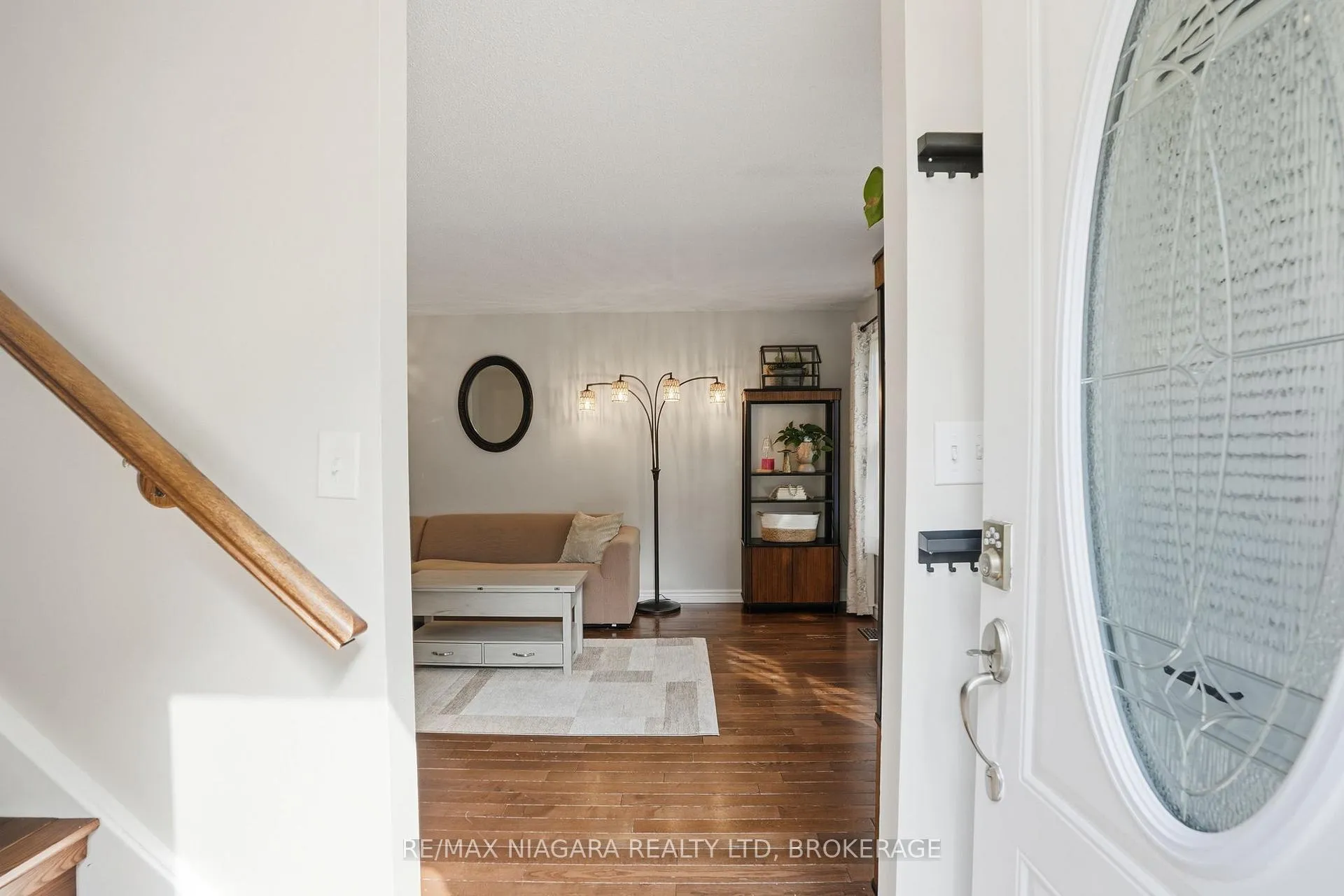 Photo 4 of 9 Lafayette Drive, St. Catharines, Lakeport — HOMEH