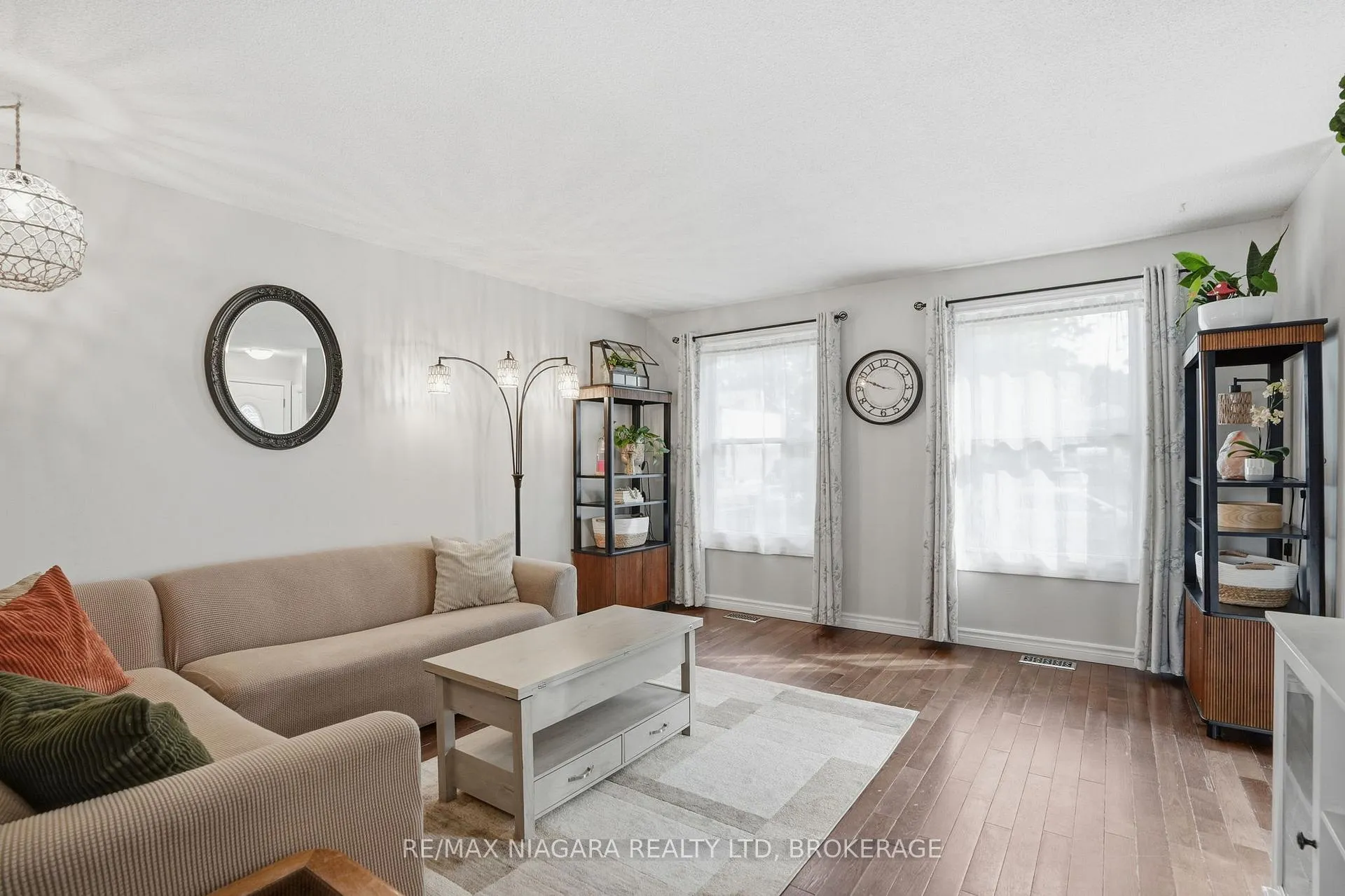 Photo 7 of 9 Lafayette Drive, St. Catharines, Lakeport — HOMEH