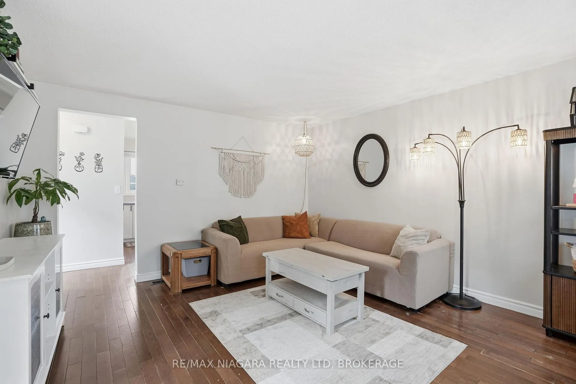 Photo 8 of 9 Lafayette Drive, St. Catharines, Lakeport — HOMEH