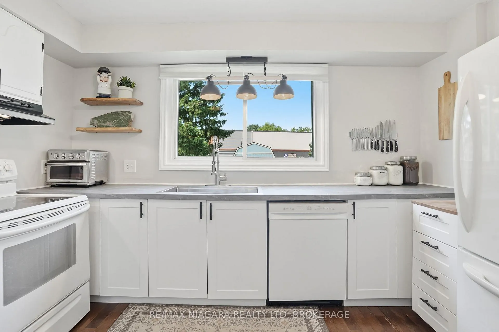 Photo 13 of 9 Lafayette Drive, St. Catharines, Lakeport — HOMEH