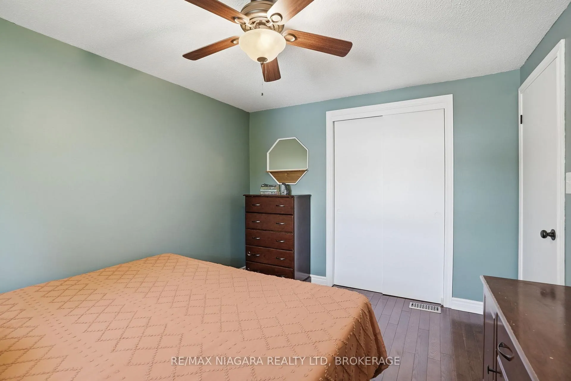 Photo 24 of 9 Lafayette Drive, St. Catharines, Lakeport — HOMEH