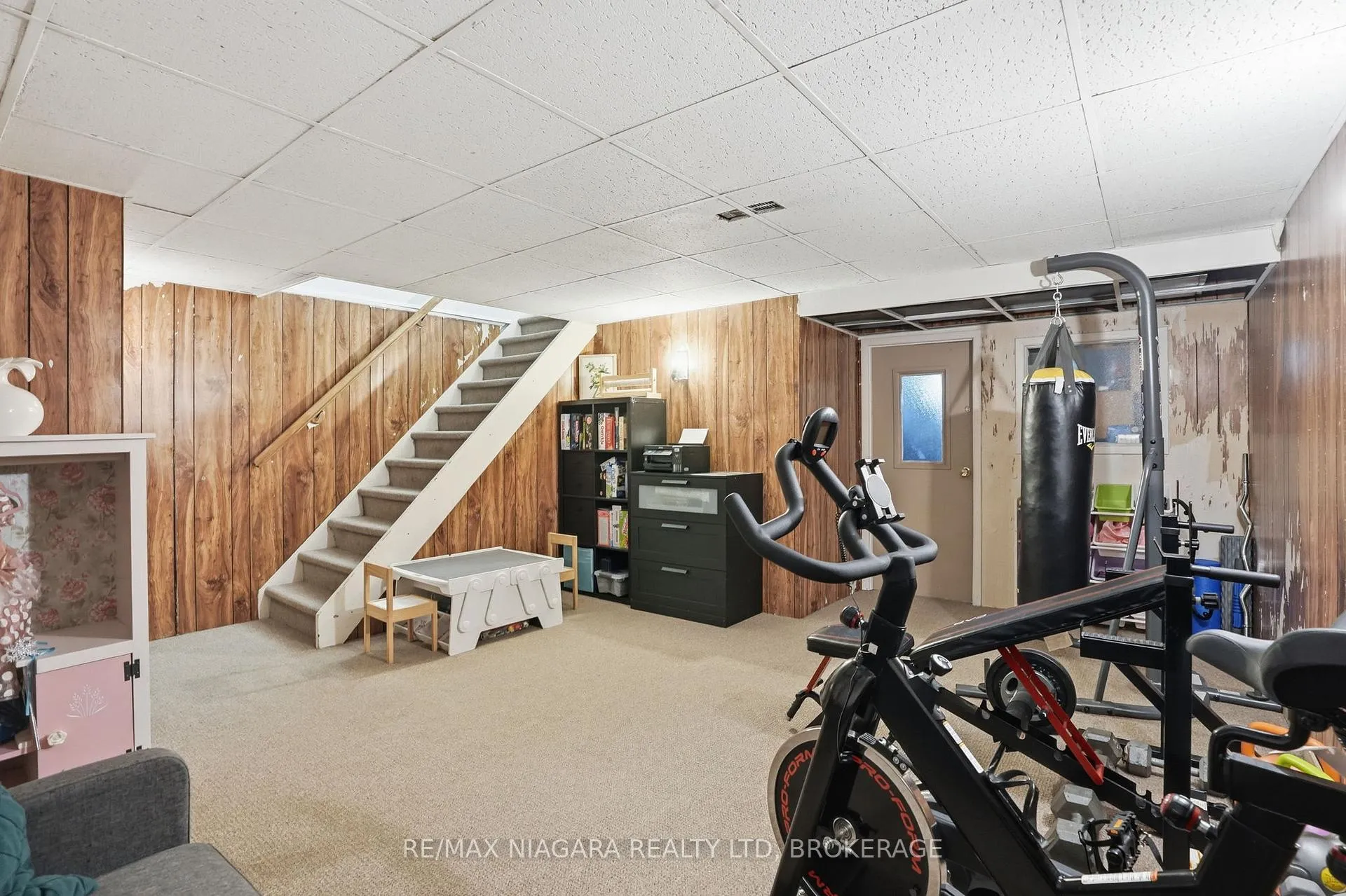 Photo 31 of 9 Lafayette Drive, St. Catharines, Lakeport — HOMEH