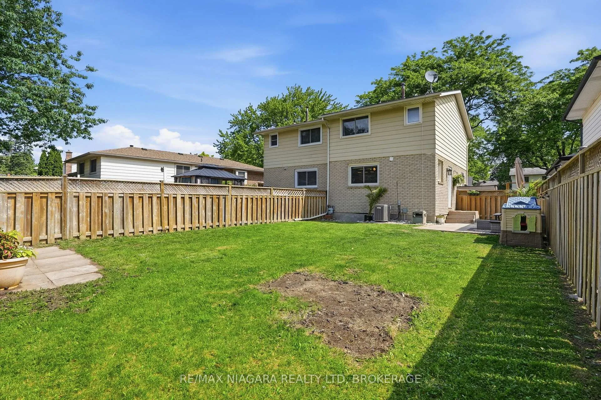 Photo 40 of 9 Lafayette Drive, St. Catharines, Lakeport — HOMEH
