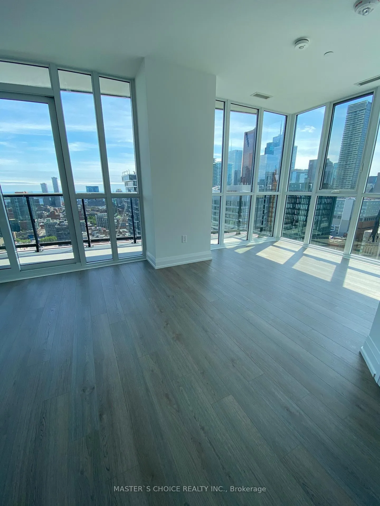 Photo 4 of Unit 2904, 77 Mutual Street, Toronto, Church-Yonge Corridor — HOMEH