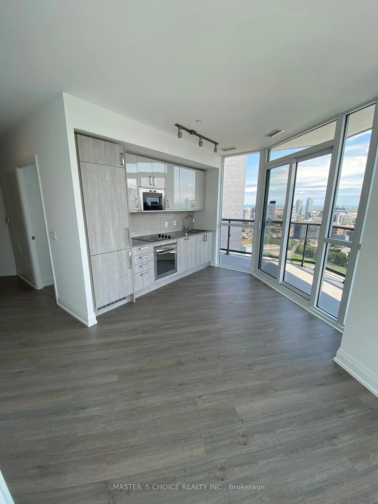 Photo 5 of Unit 2904, 77 Mutual Street, Toronto, Church-Yonge Corridor — HOMEH