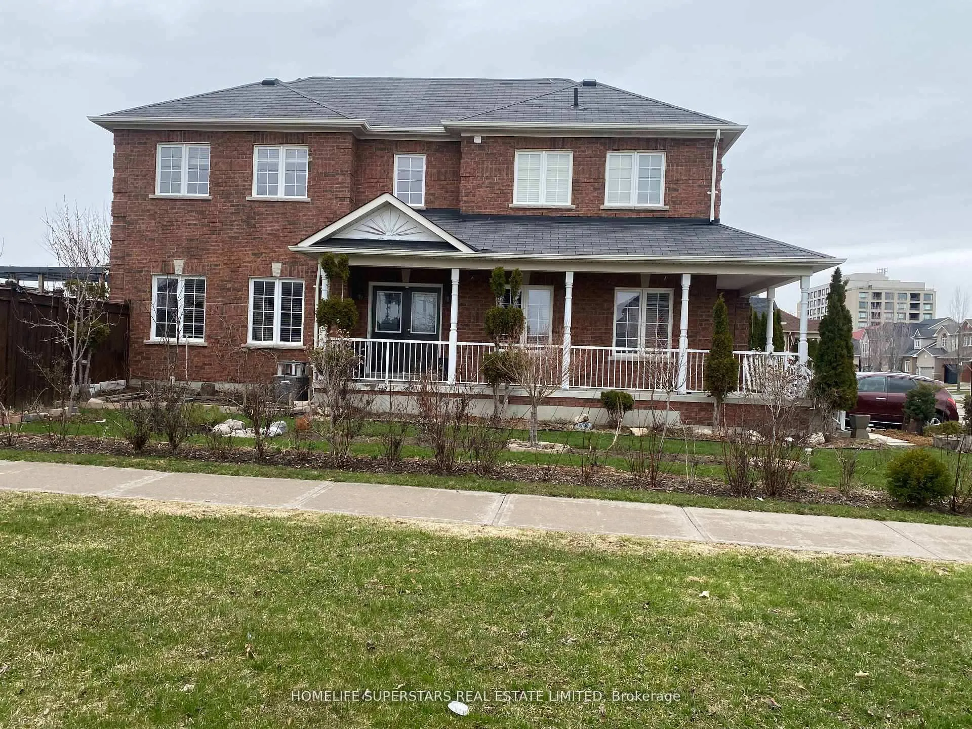 Front of 1316 Macinally Court