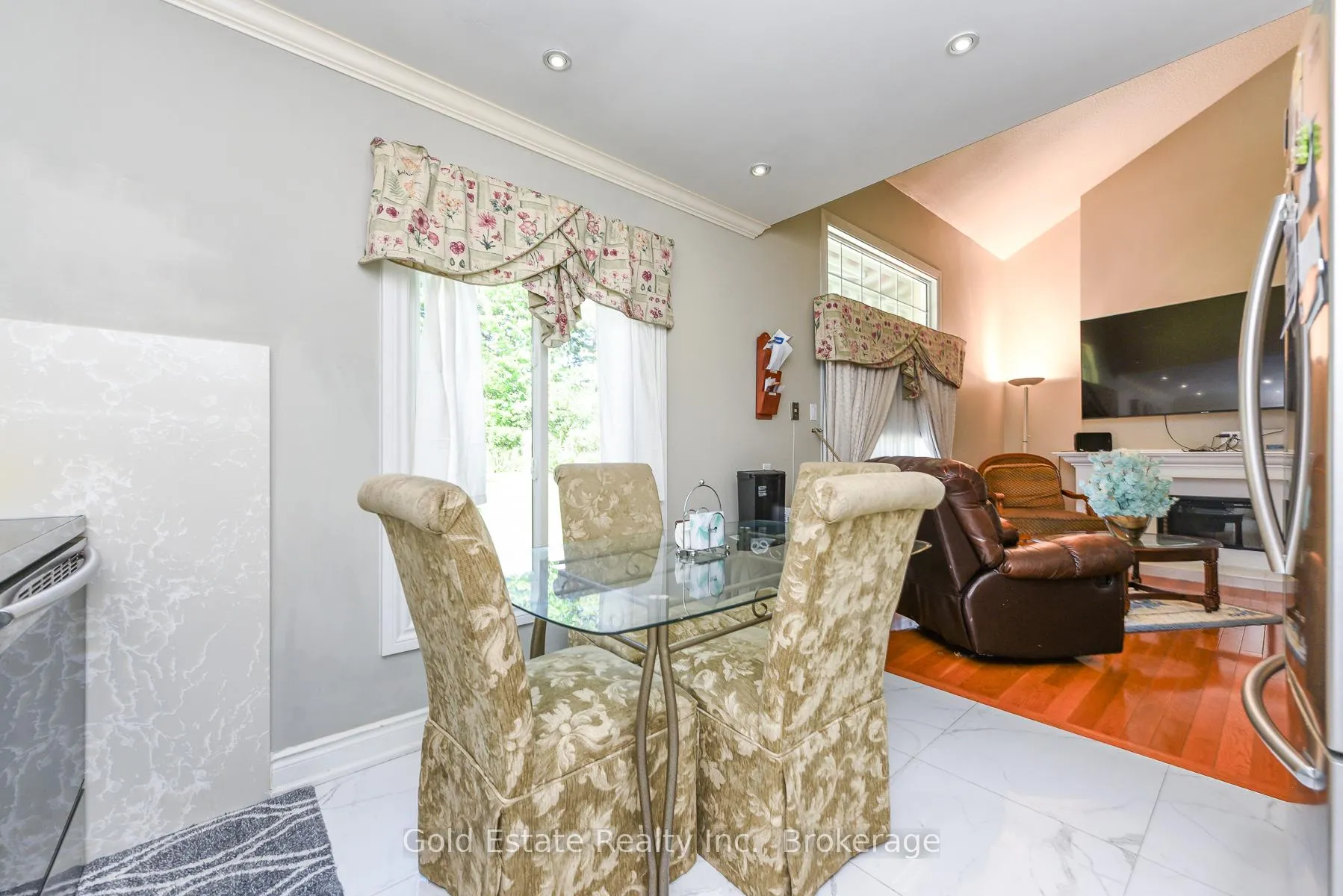 Photo 8 of 14 Leacrest Street, Brampton, Westgate — HOMEH