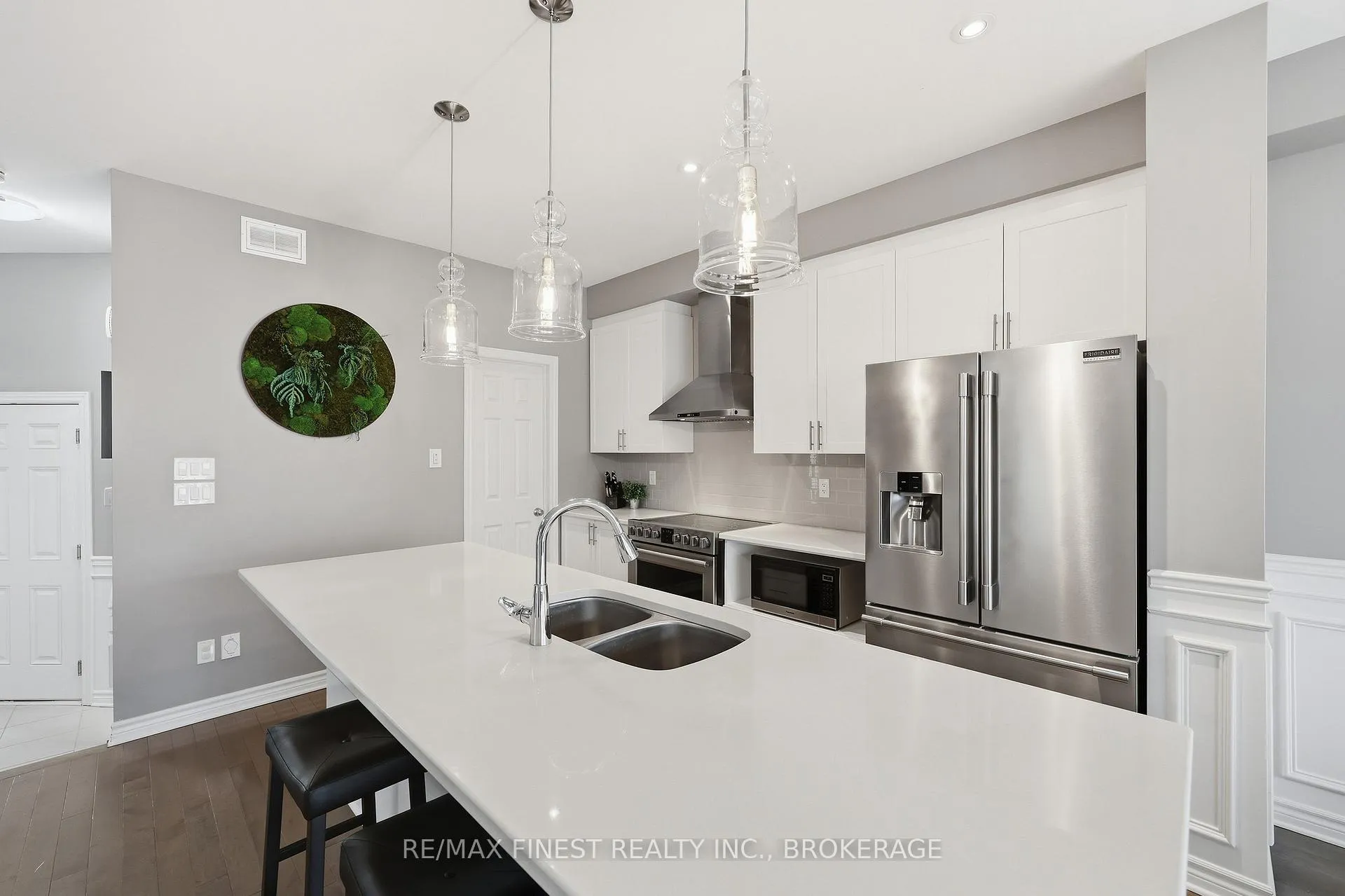 Photo 12 of 879 Riverview Way, Kingston, Kingston East (Incl Barret Crt) — HOMEH