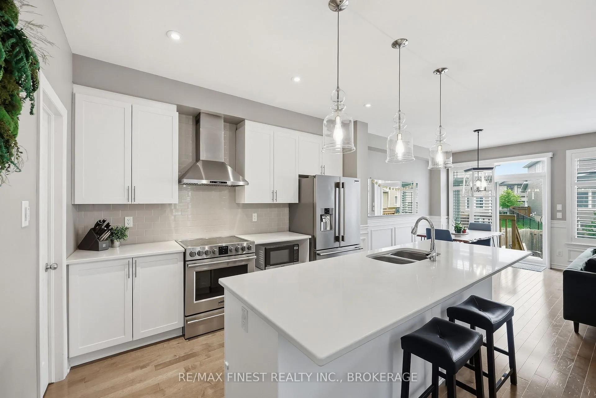 Photo 14 of 879 Riverview Way, Kingston, Kingston East (Incl Barret Crt) — HOMEH