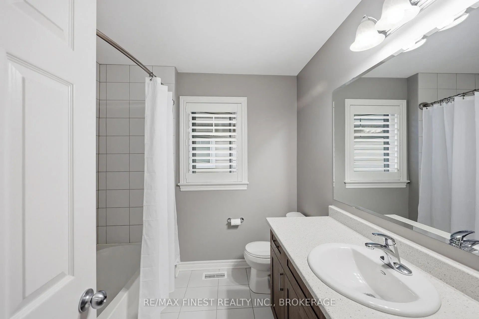 Photo 35 of 879 Riverview Way, Kingston, Kingston East (Incl Barret Crt) — HOMEH