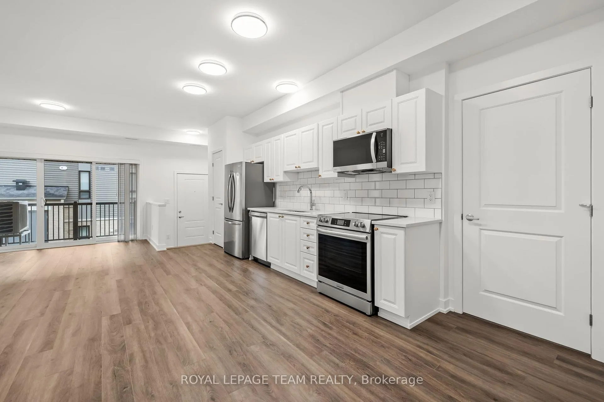 Photo 4 of 1321 Silhouette Private, Ottawa, Barrhaven - Cedargrove/Fraserdale — HOMEH