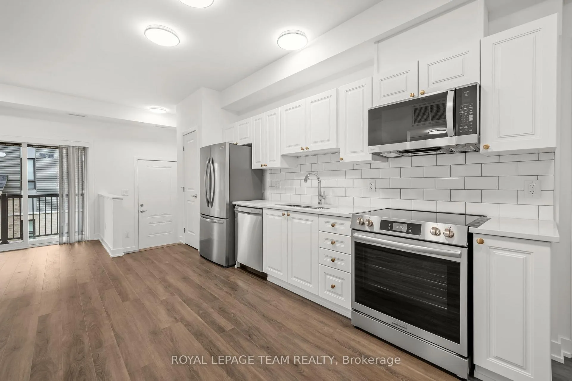 Photo 6 of 1321 Silhouette Private, Ottawa, Barrhaven - Cedargrove/Fraserdale — HOMEH