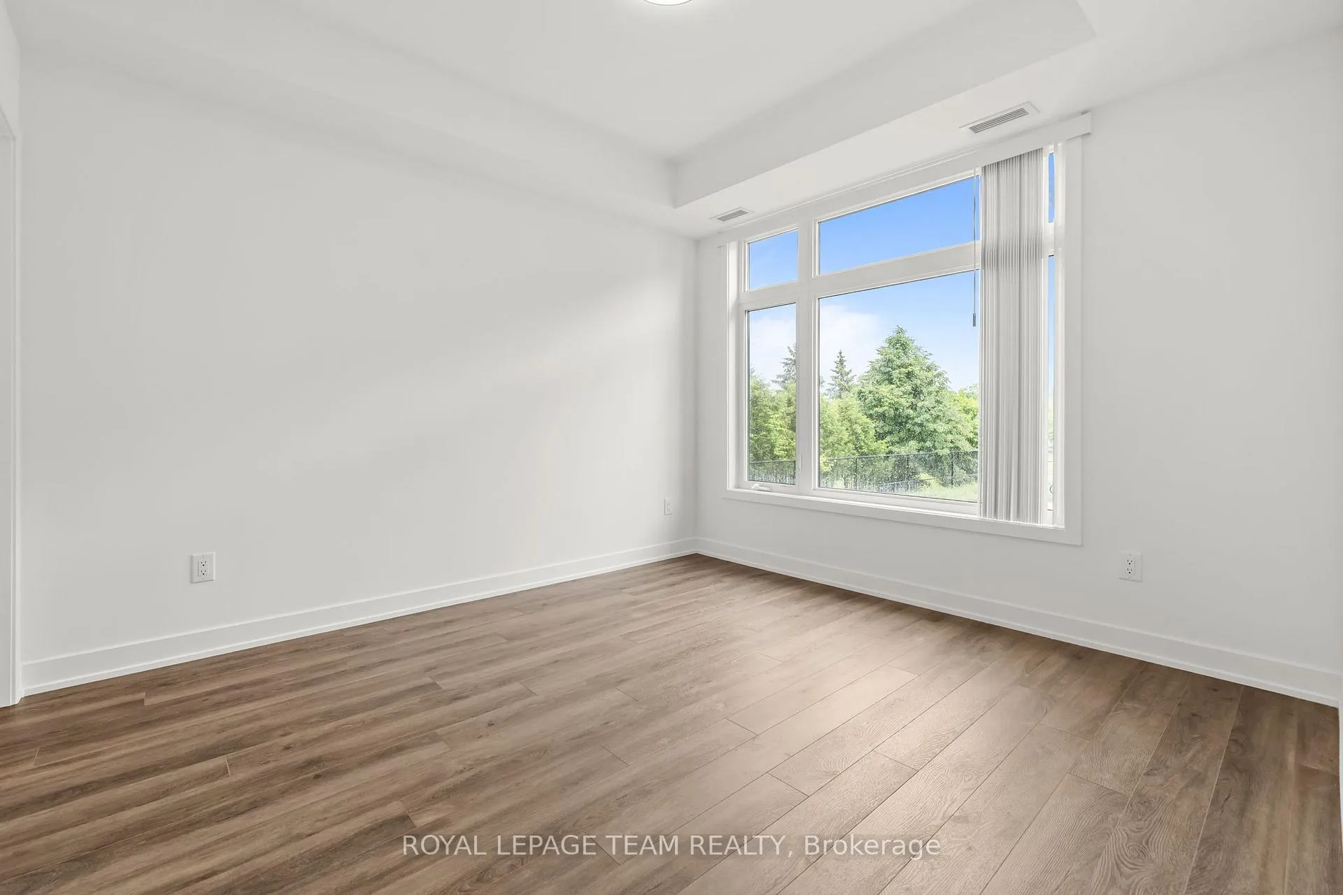 Photo 10 of 1321 Silhouette Private, Ottawa, Barrhaven - Cedargrove/Fraserdale — HOMEH