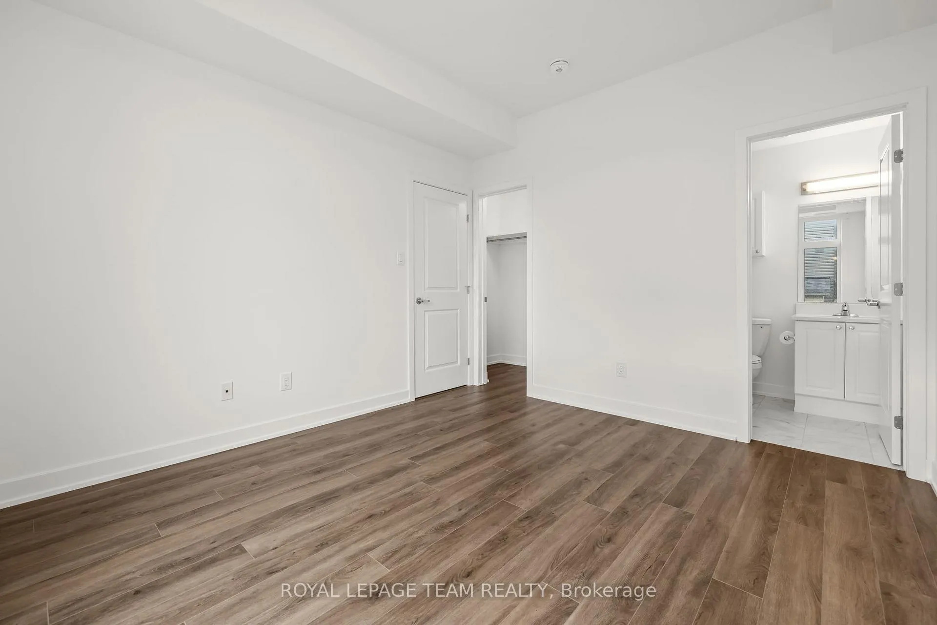 Photo 12 of 1321 Silhouette Private, Ottawa, Barrhaven - Cedargrove/Fraserdale — HOMEH