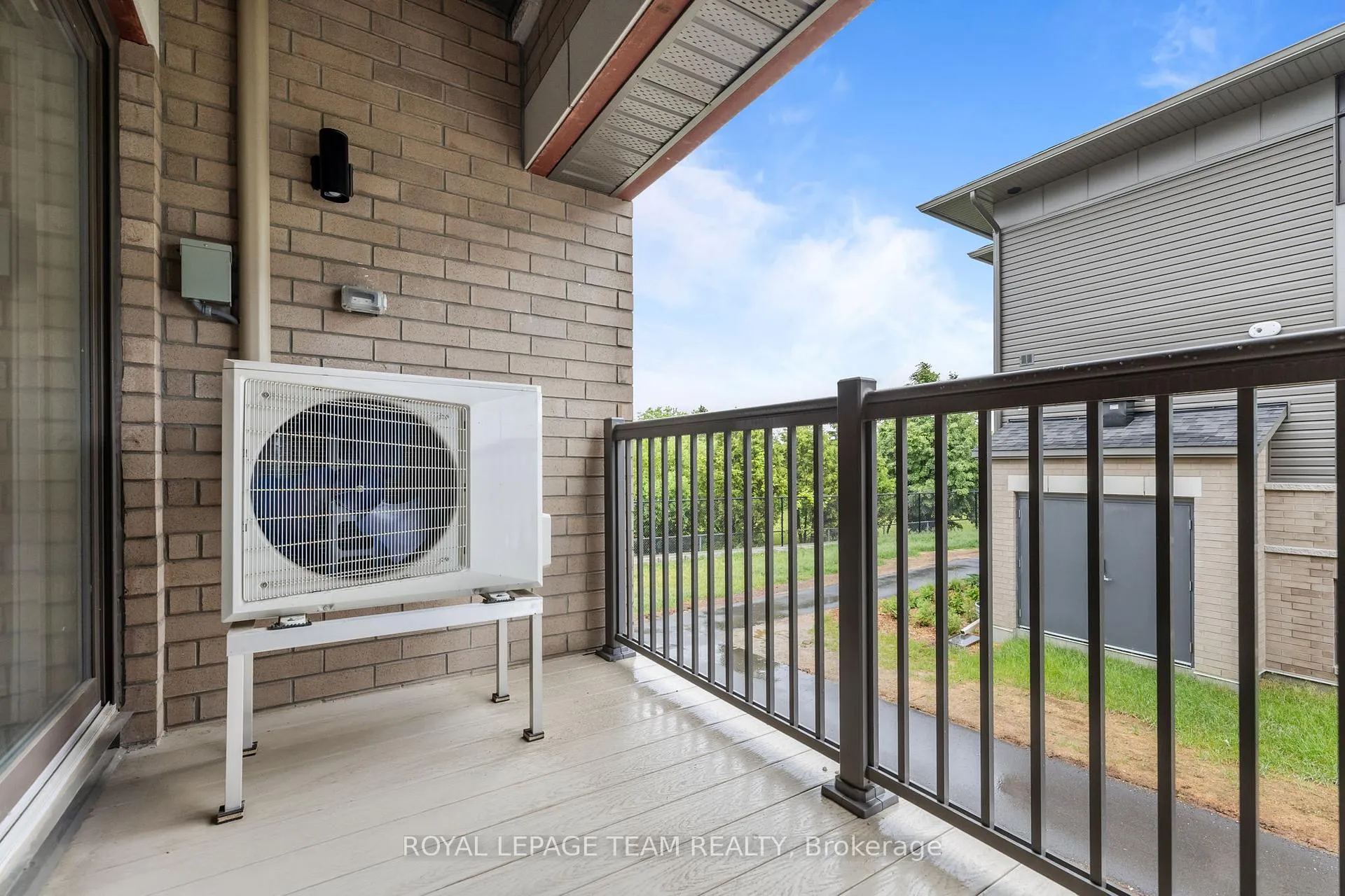 Photo 17 of 1321 Silhouette Private, Ottawa, Barrhaven - Cedargrove/Fraserdale — HOMEH