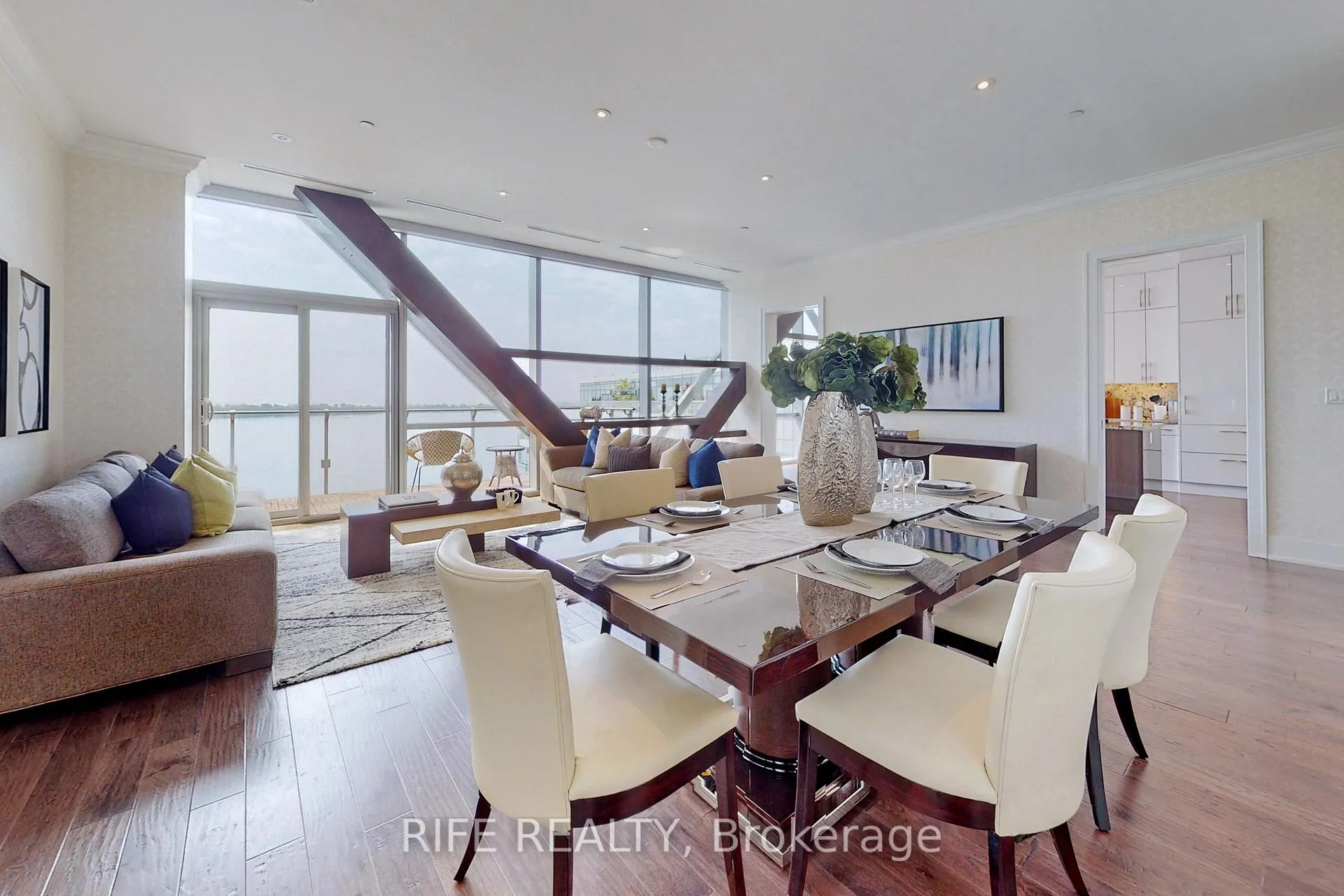 Photo 5 of Unit 1208, 39 Queens Quay E, Toronto, Waterfront Communities — HOMEH