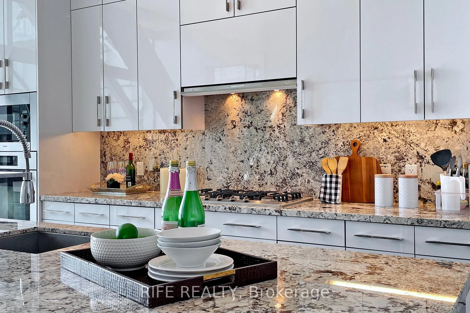 Photo 13 of Unit 1208, 39 Queens Quay E, Toronto, Waterfront Communities — HOMEH