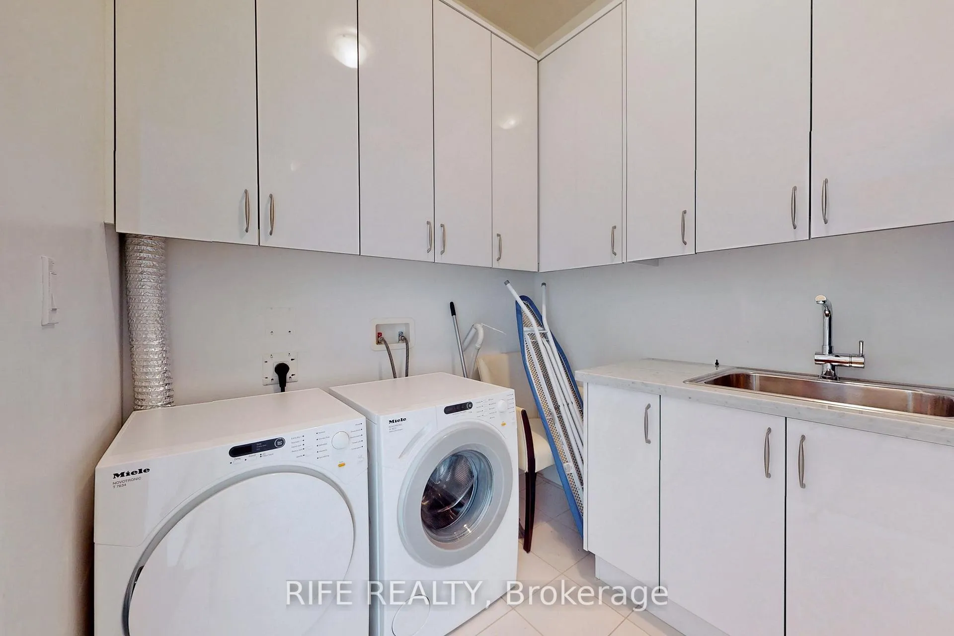 Photo 37 of Unit 1208, 39 Queens Quay E, Toronto, Waterfront Communities — HOMEH