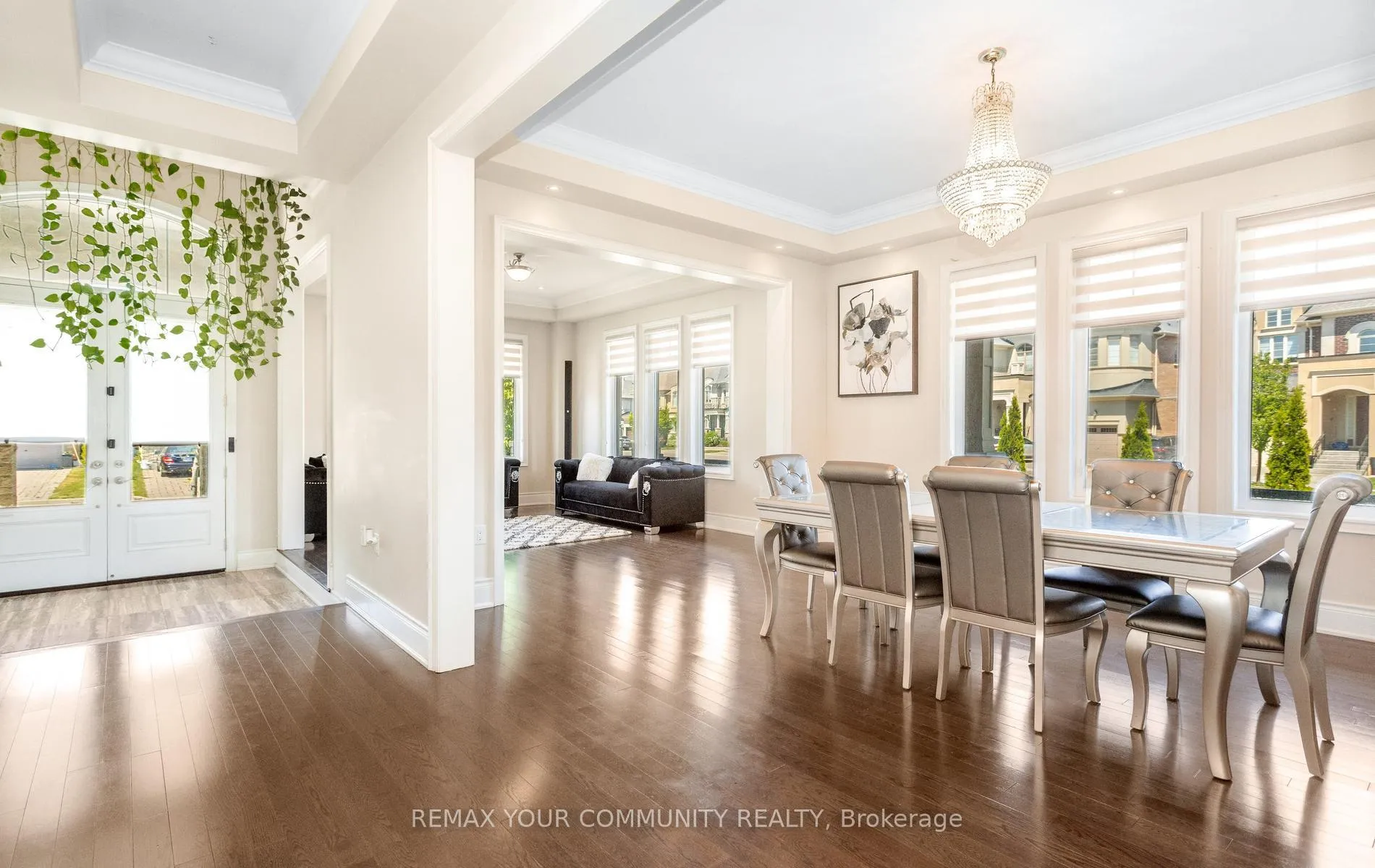 Photo 6 of 86 Torgan Trail, Vaughan, Kleinburg — HOMEH