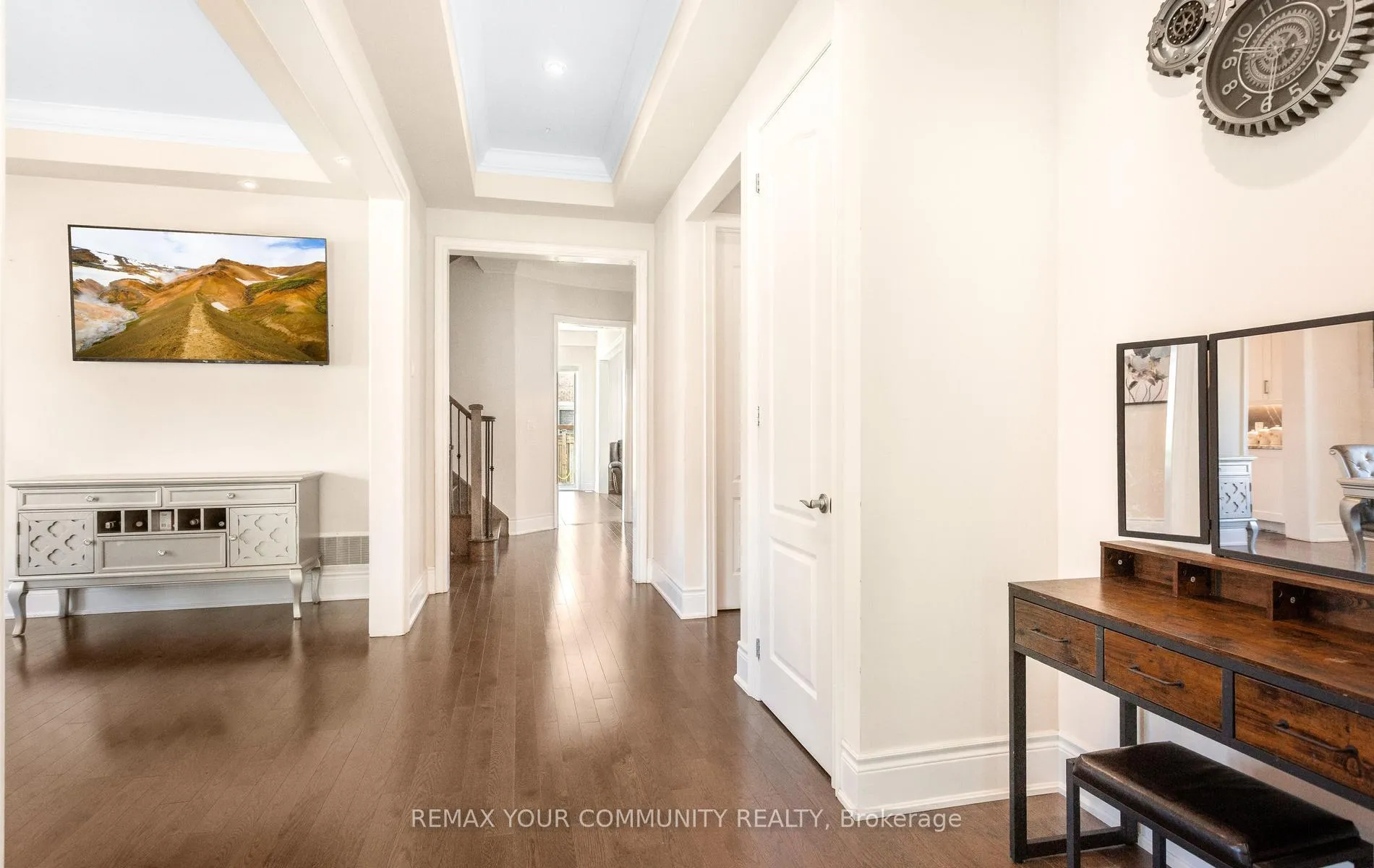 Photo 13 of 86 Torgan Trail, Vaughan, Kleinburg — HOMEH