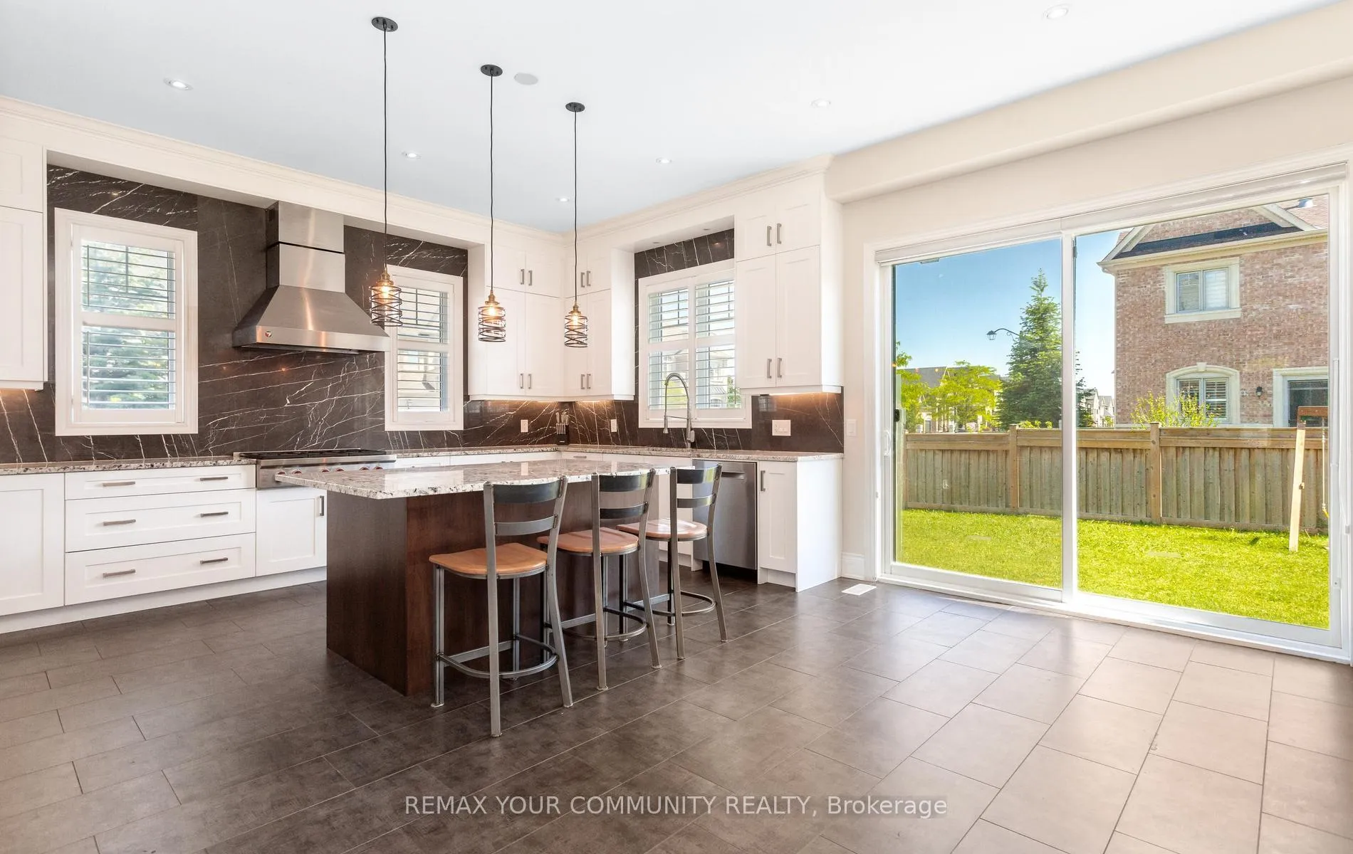 Photo 26 of 86 Torgan Trail, Vaughan, Kleinburg — HOMEH
