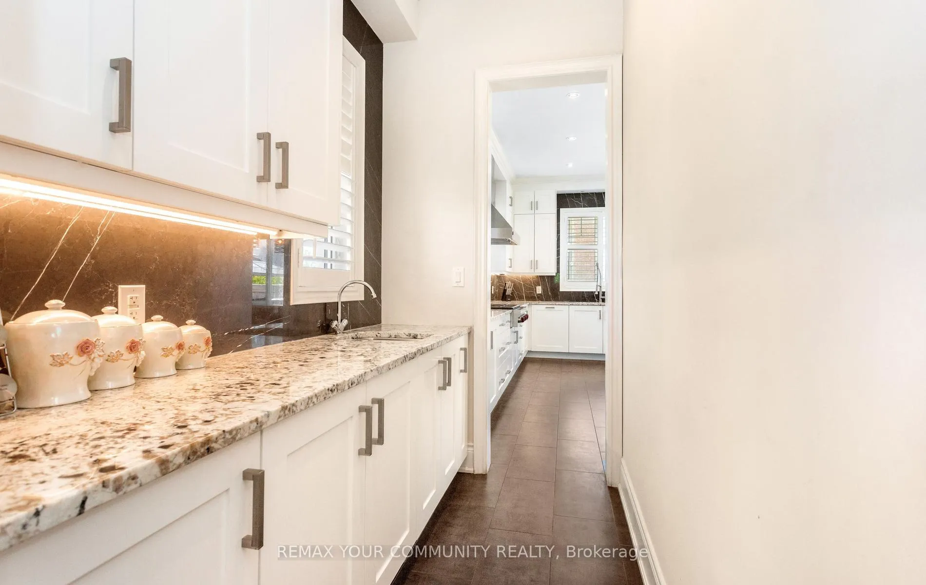 Photo 34 of 86 Torgan Trail, Vaughan, Kleinburg — HOMEH