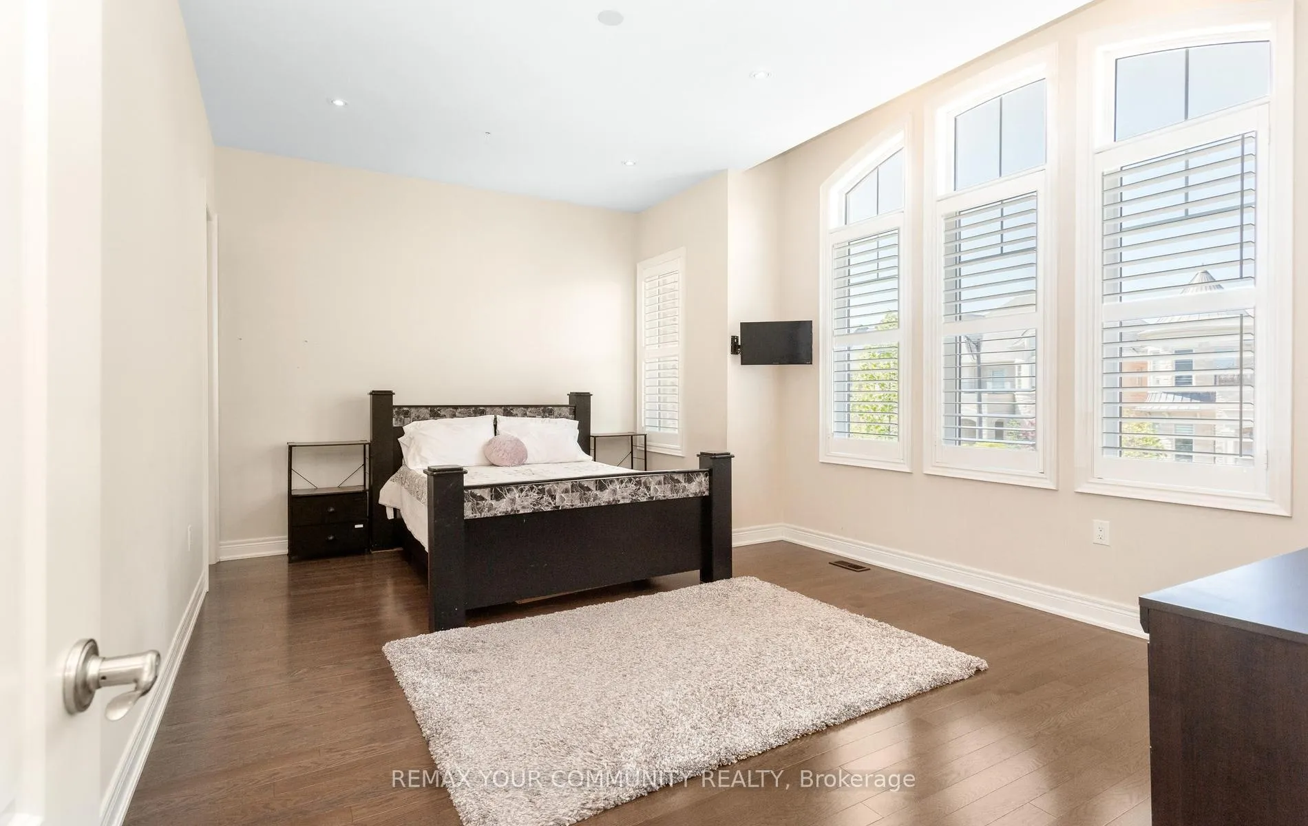 Photo 60 of 86 Torgan Trail, Vaughan, Kleinburg — HOMEH