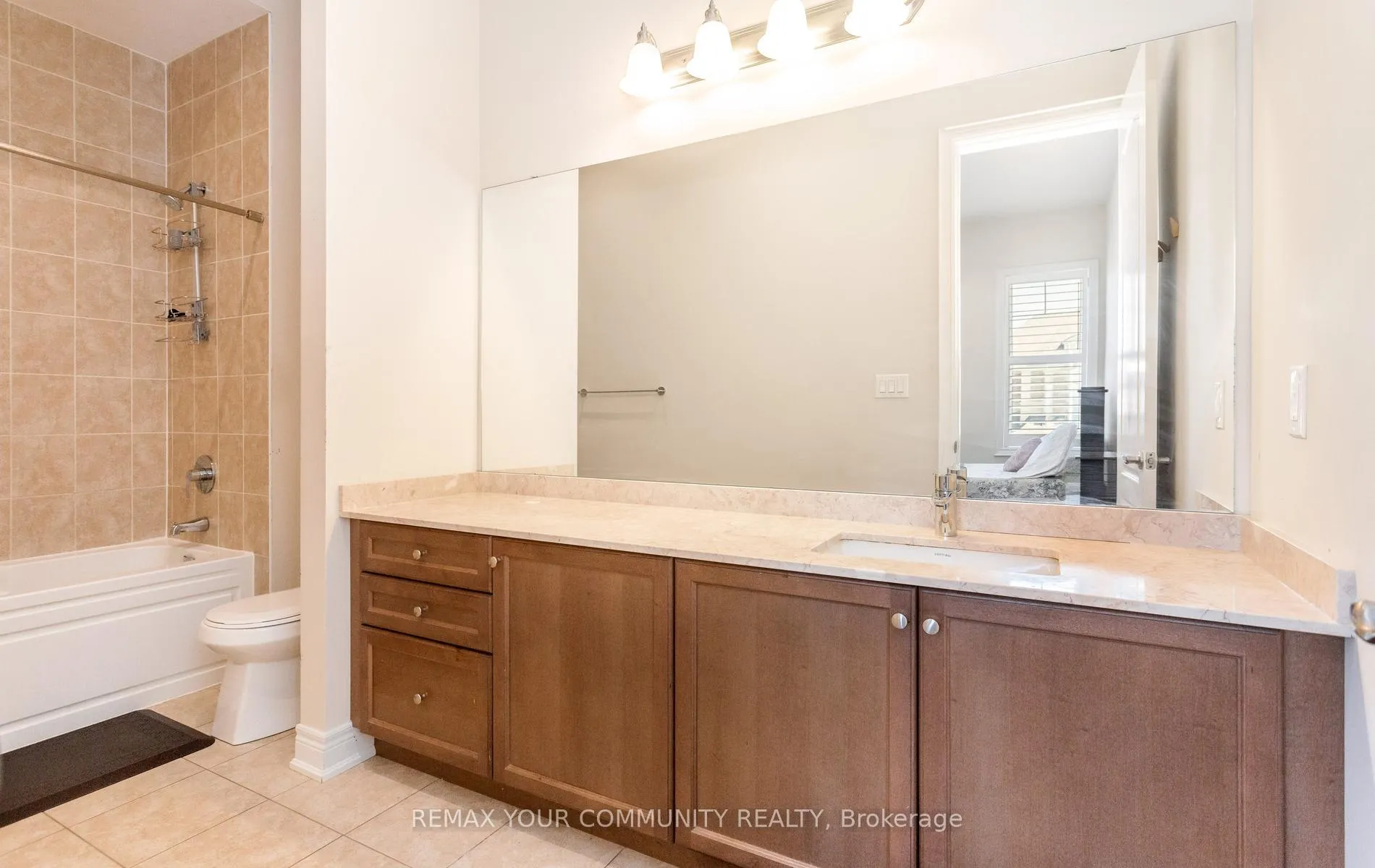 Photo 61 of 86 Torgan Trail, Vaughan, Kleinburg — HOMEH