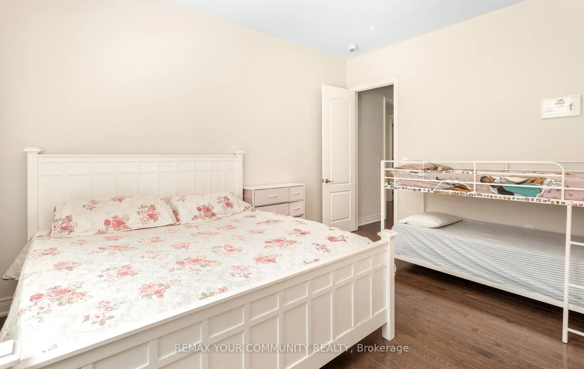 Photo 62 of 86 Torgan Trail, Vaughan, Kleinburg — HOMEH