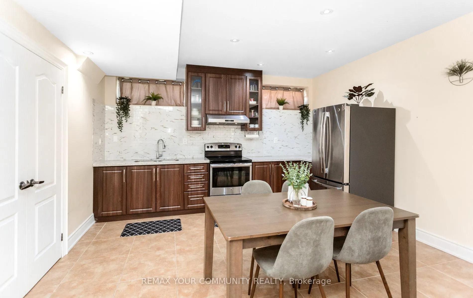 Photo 67 of 86 Torgan Trail, Vaughan, Kleinburg — HOMEH