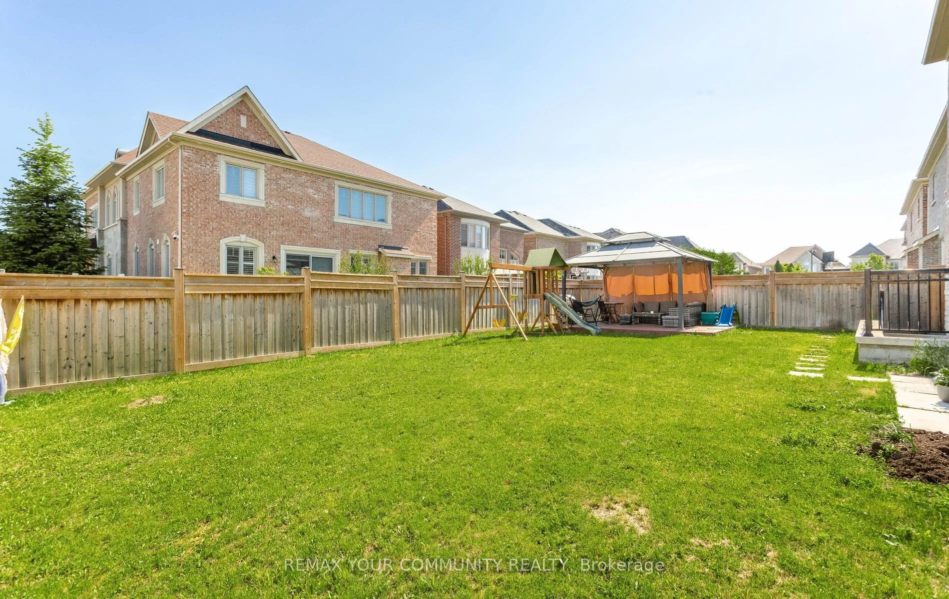 Photo 74 of 86 Torgan Trail, Vaughan, Kleinburg — HOMEH