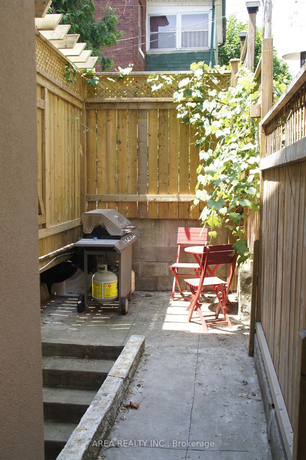 Photo 2 of 476 Crawford Street, Toronto, Palmerston-Little Italy — HOMEH